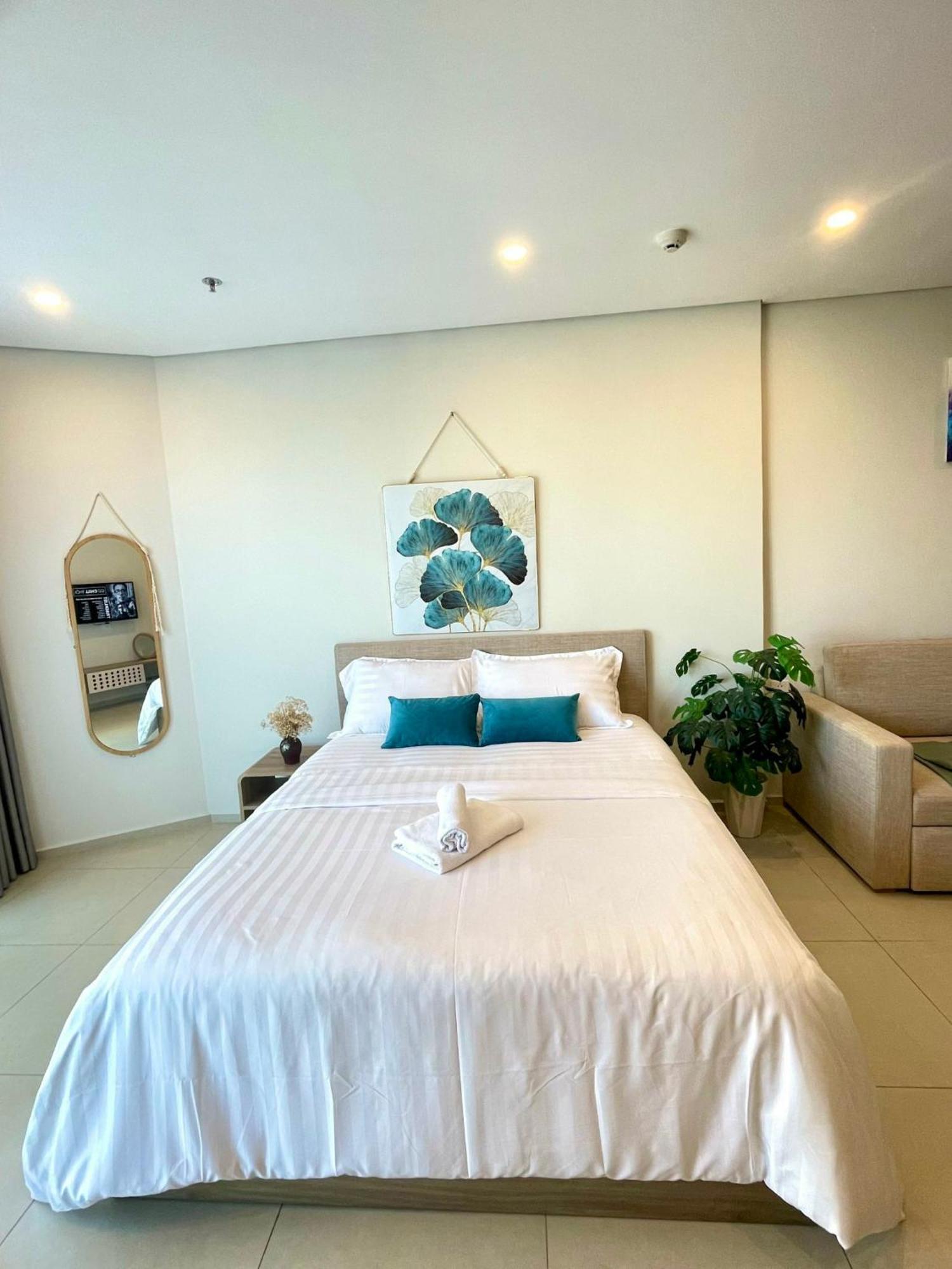 Pi's - Ho Nghi Duong The Song Apartment *