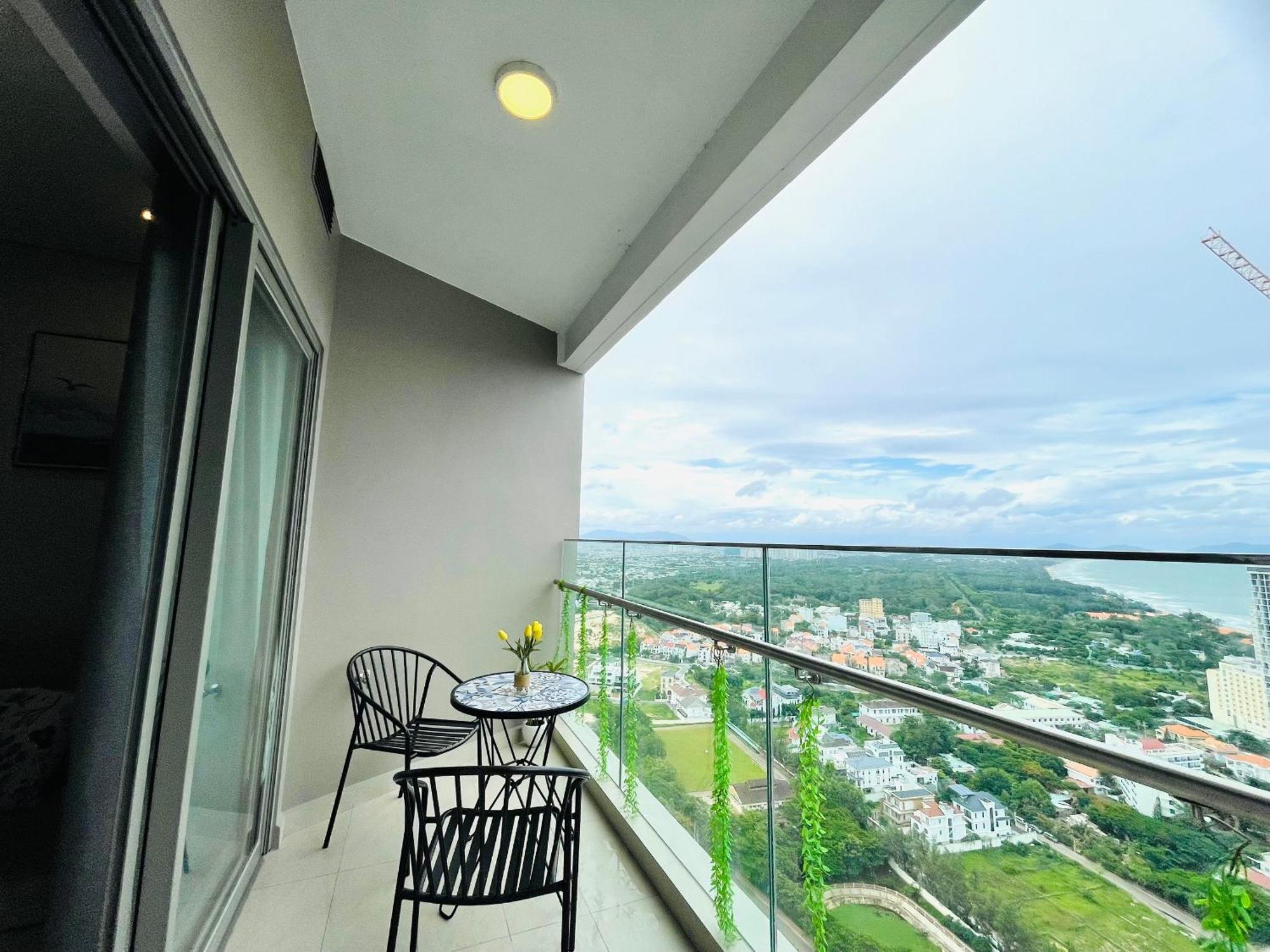 Pi's - Ho Nghi Duong The Song Apartment