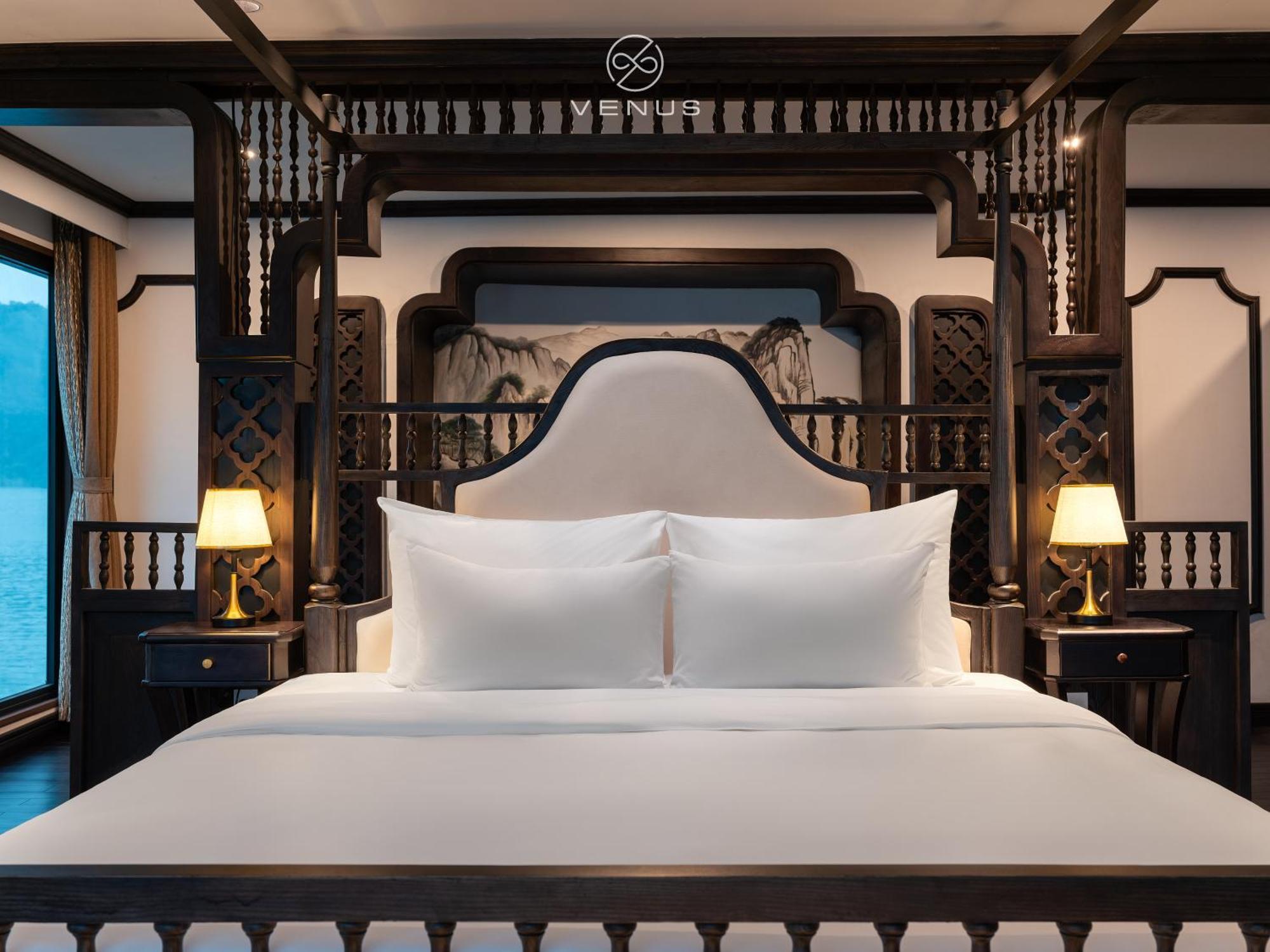 Venus Halong Cruises  5*