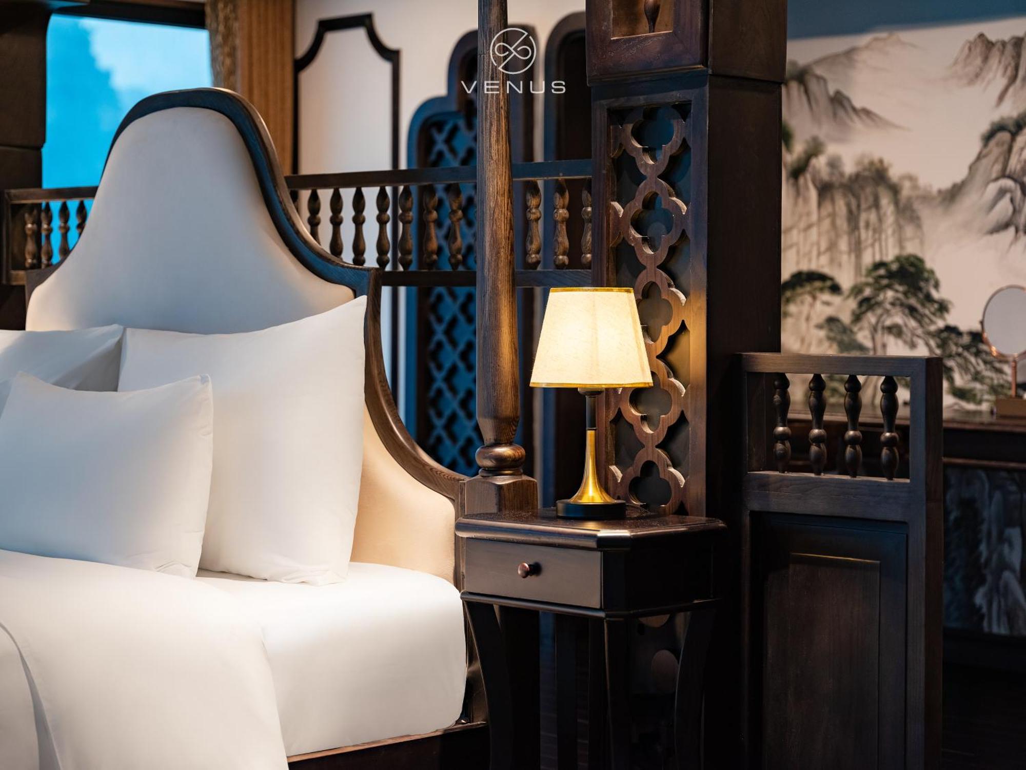  Venus Halong Cruises Ha Long