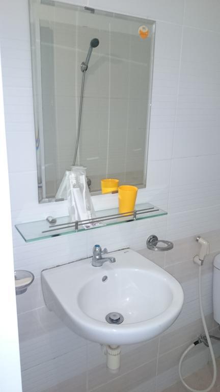 Quang Nhat Hotel