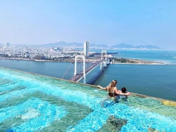 Hotel Golden With Sea View 5*