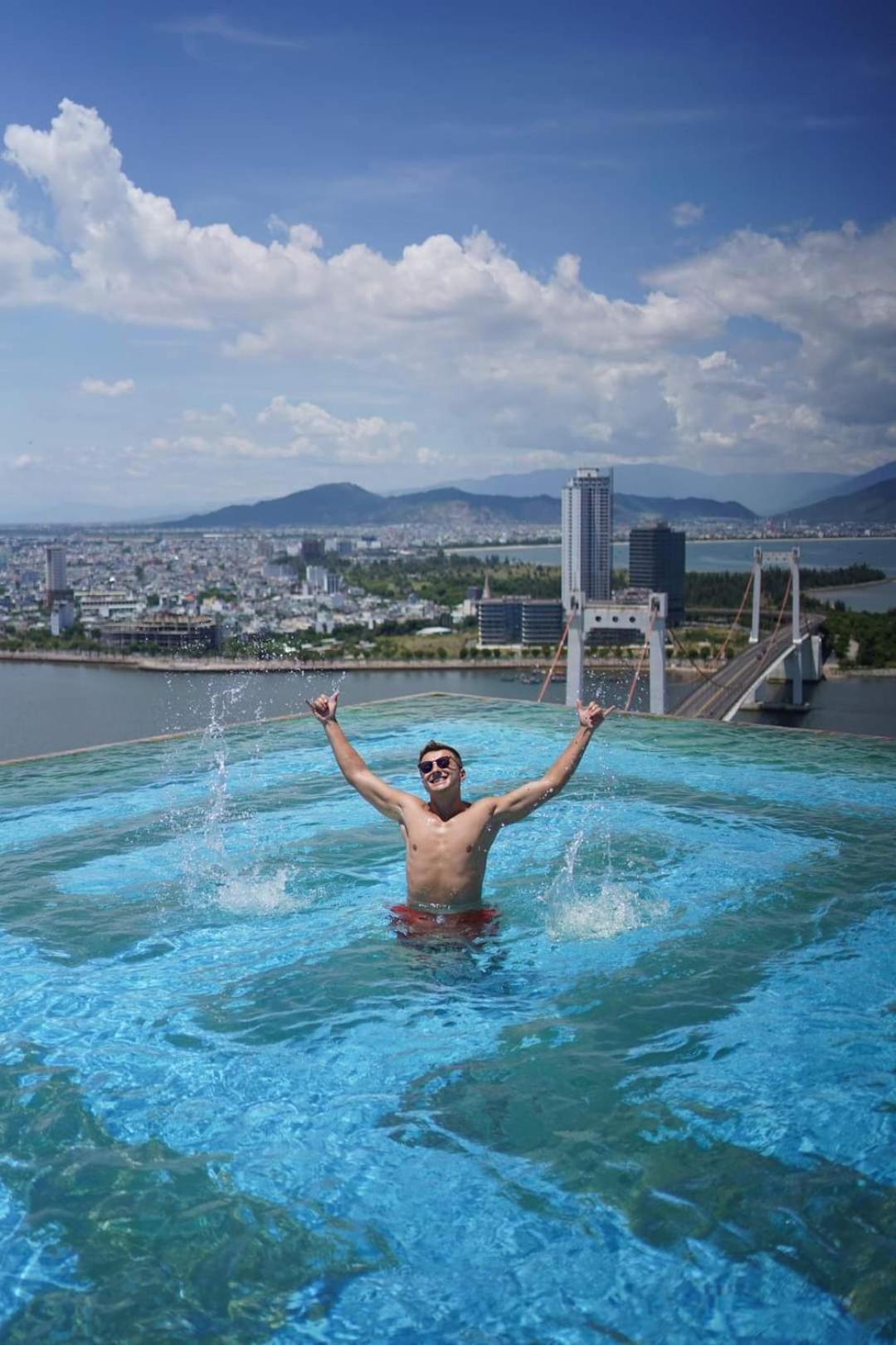 Golden With Sea View Hotel Da Nang