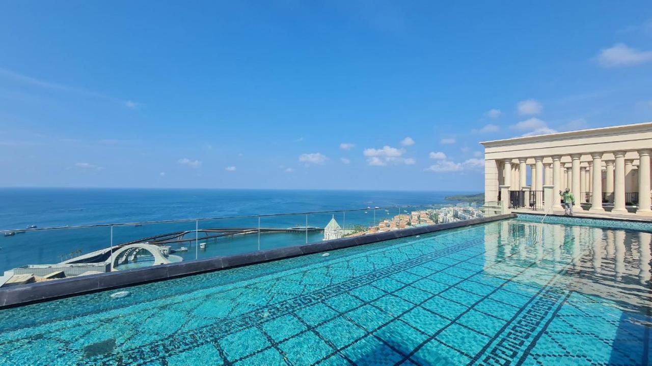 Ho Thi Tran Hoang Hon Apartment