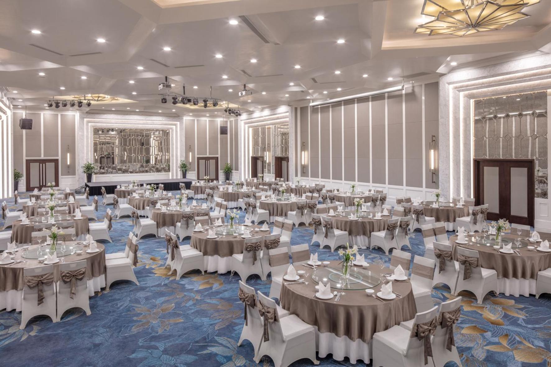 Khách sạn Melia