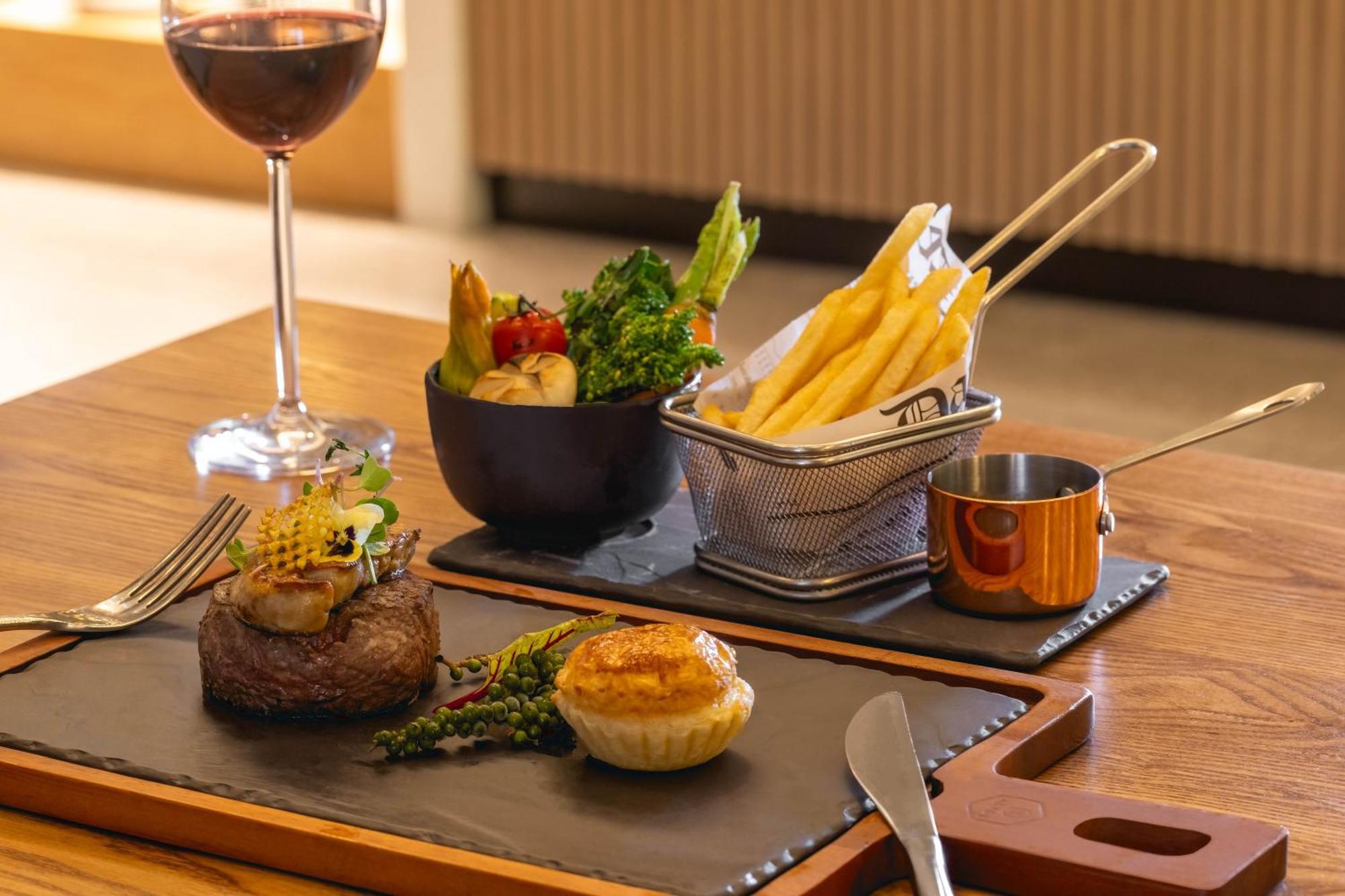 Melia Khách sạn 5*