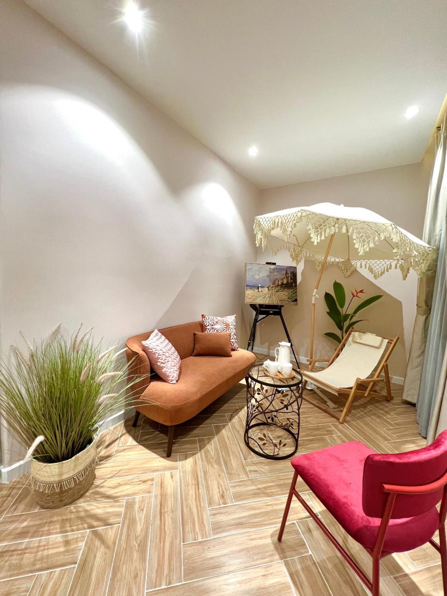 Tiny House *