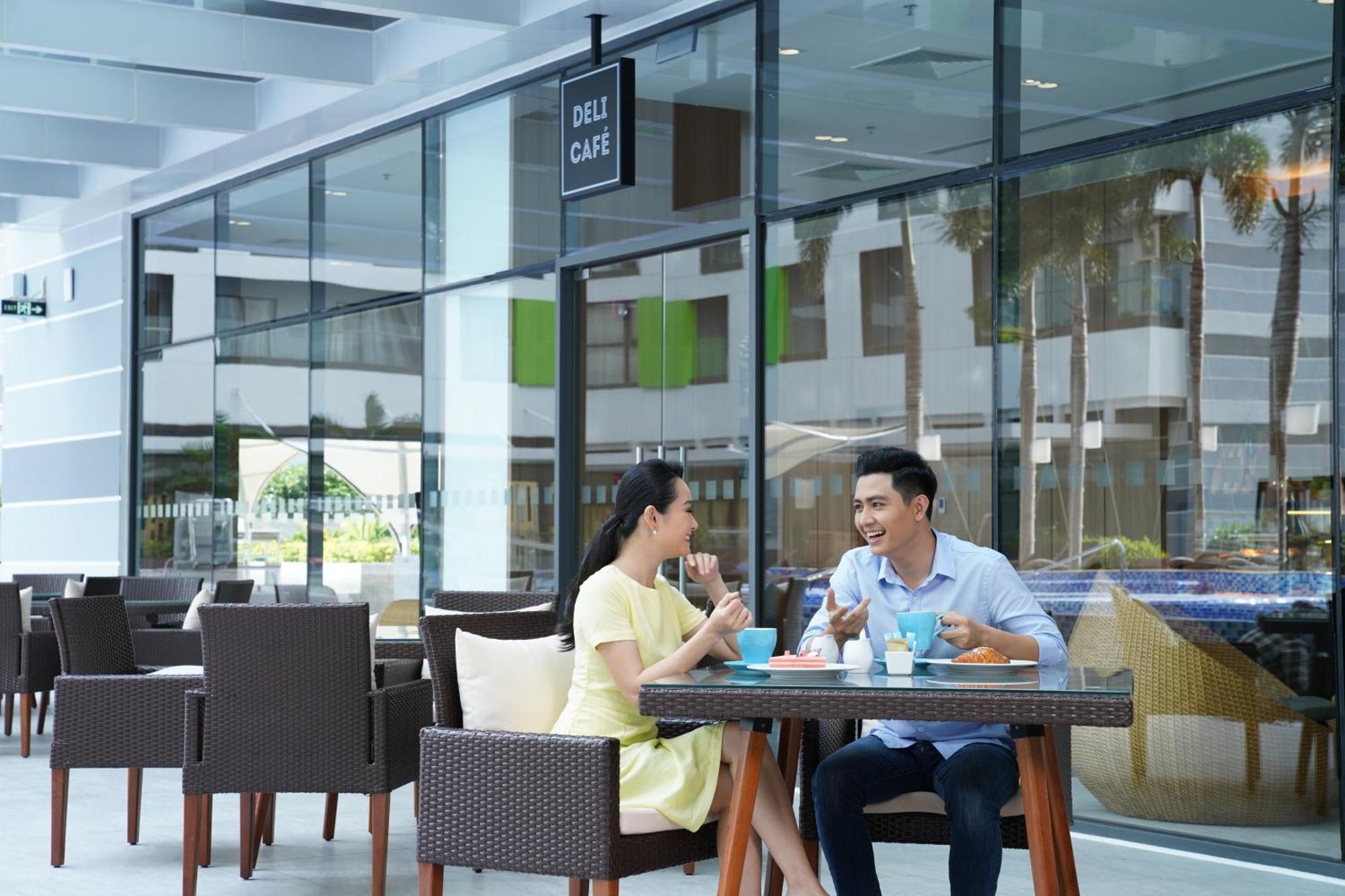 & Saigon Airport By Ihg