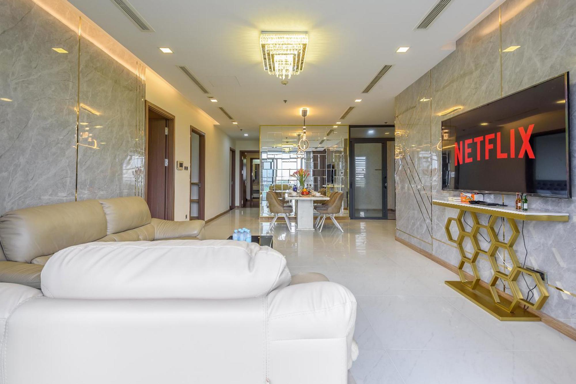 Vinhomes Landmark 81 *