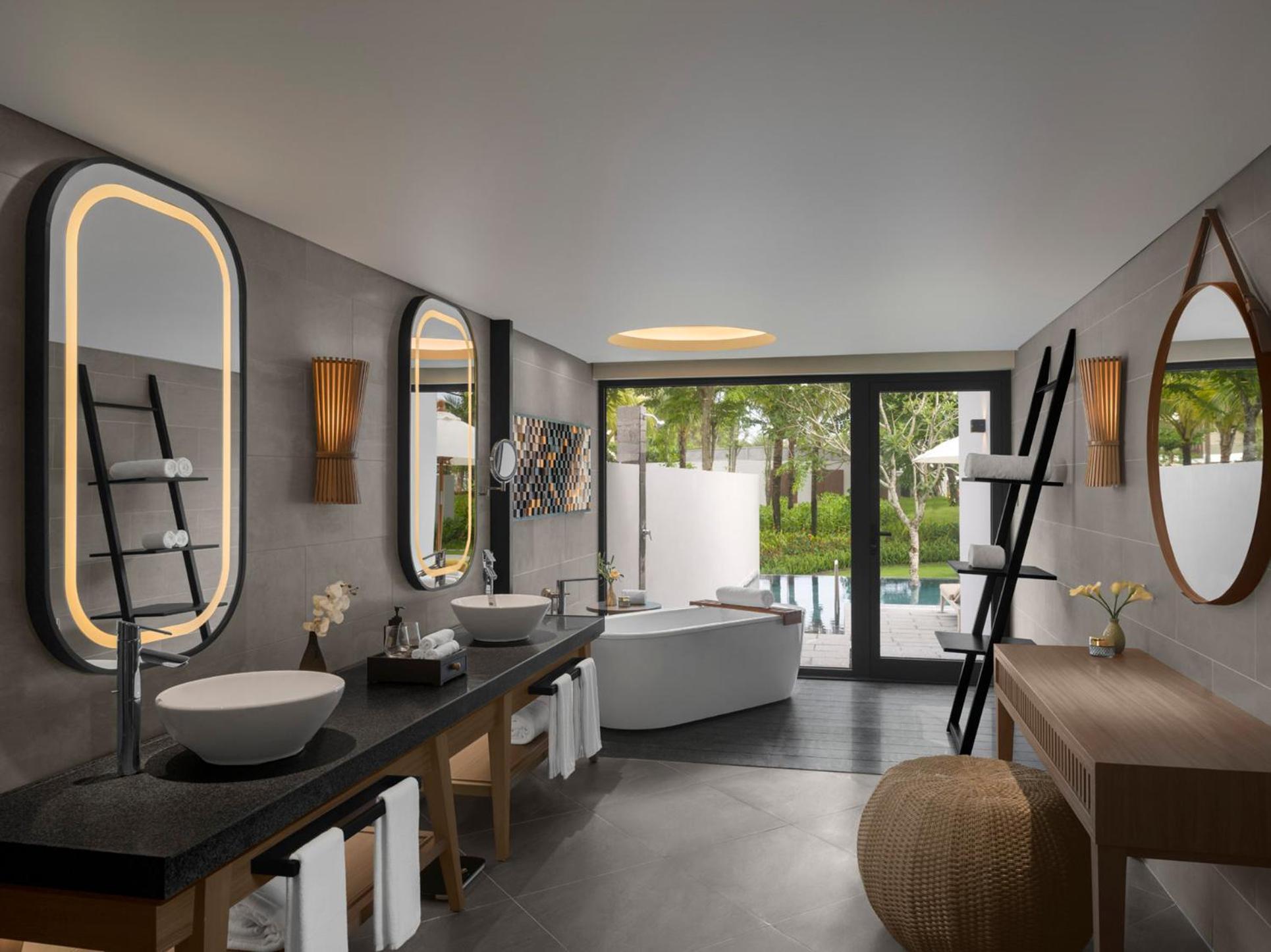 Crowne Plaza Starbay By Ihg Resort Phu Quoc
