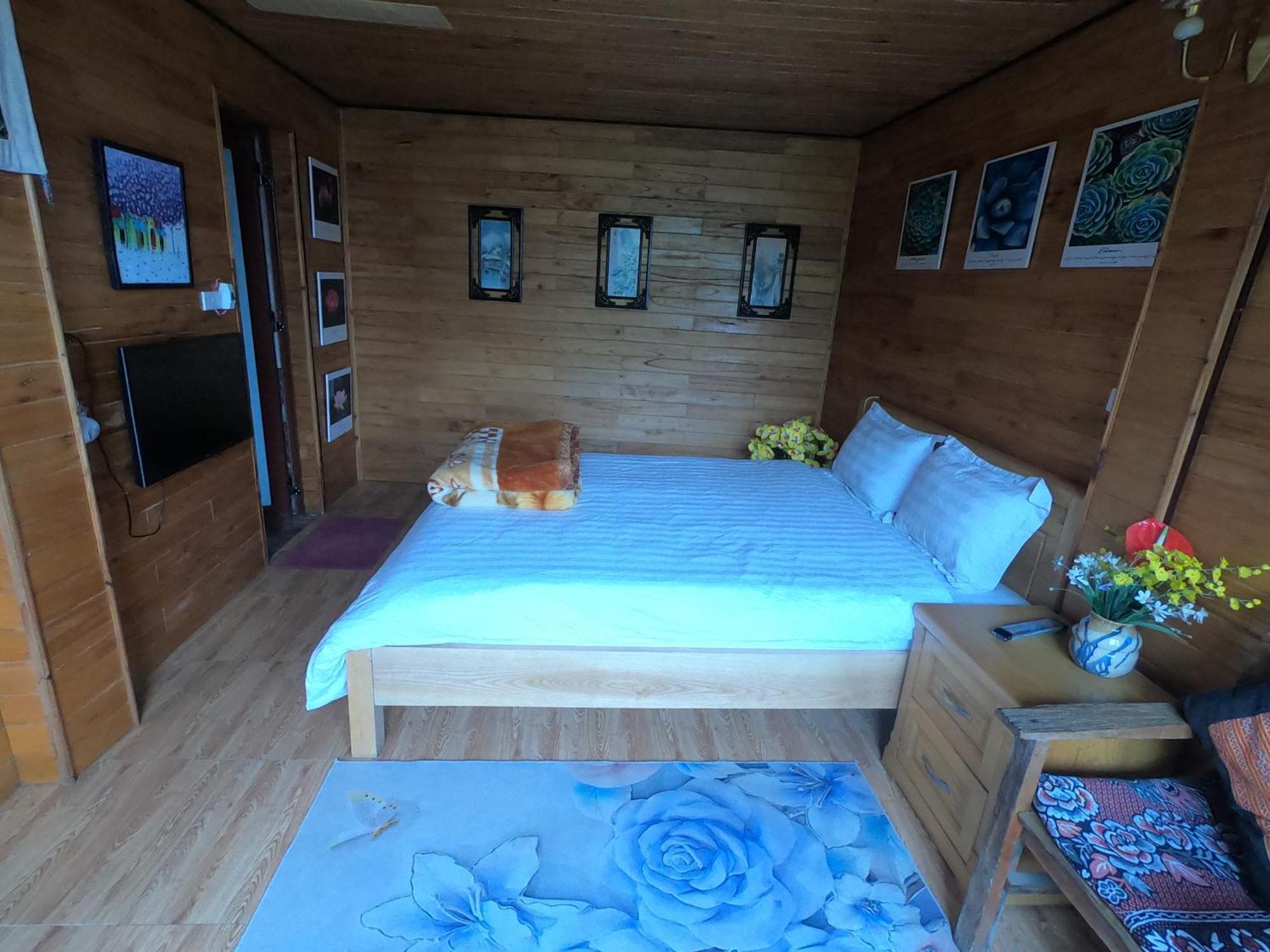 Amica House *
