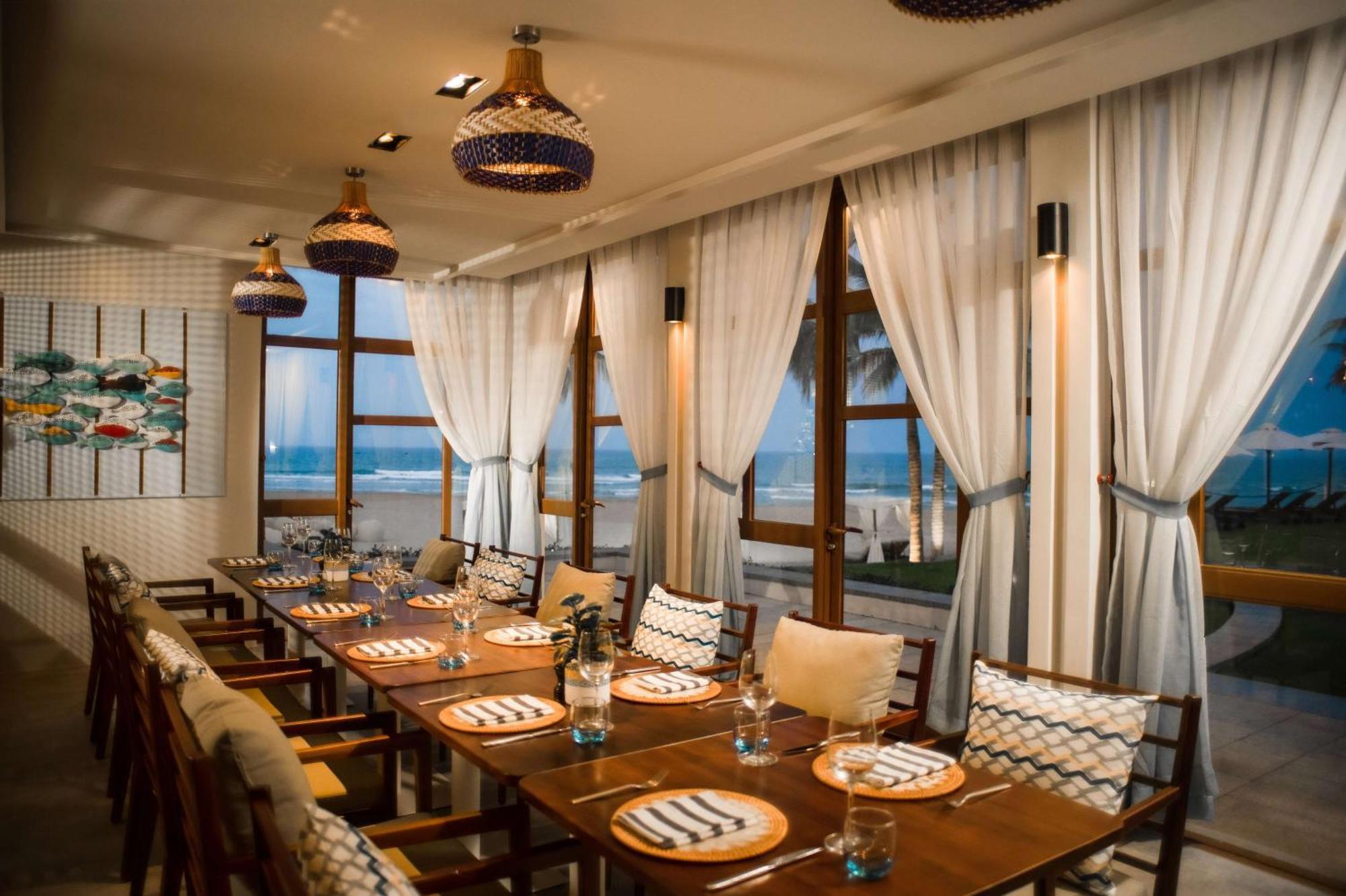 Hyatt Regency And 5*