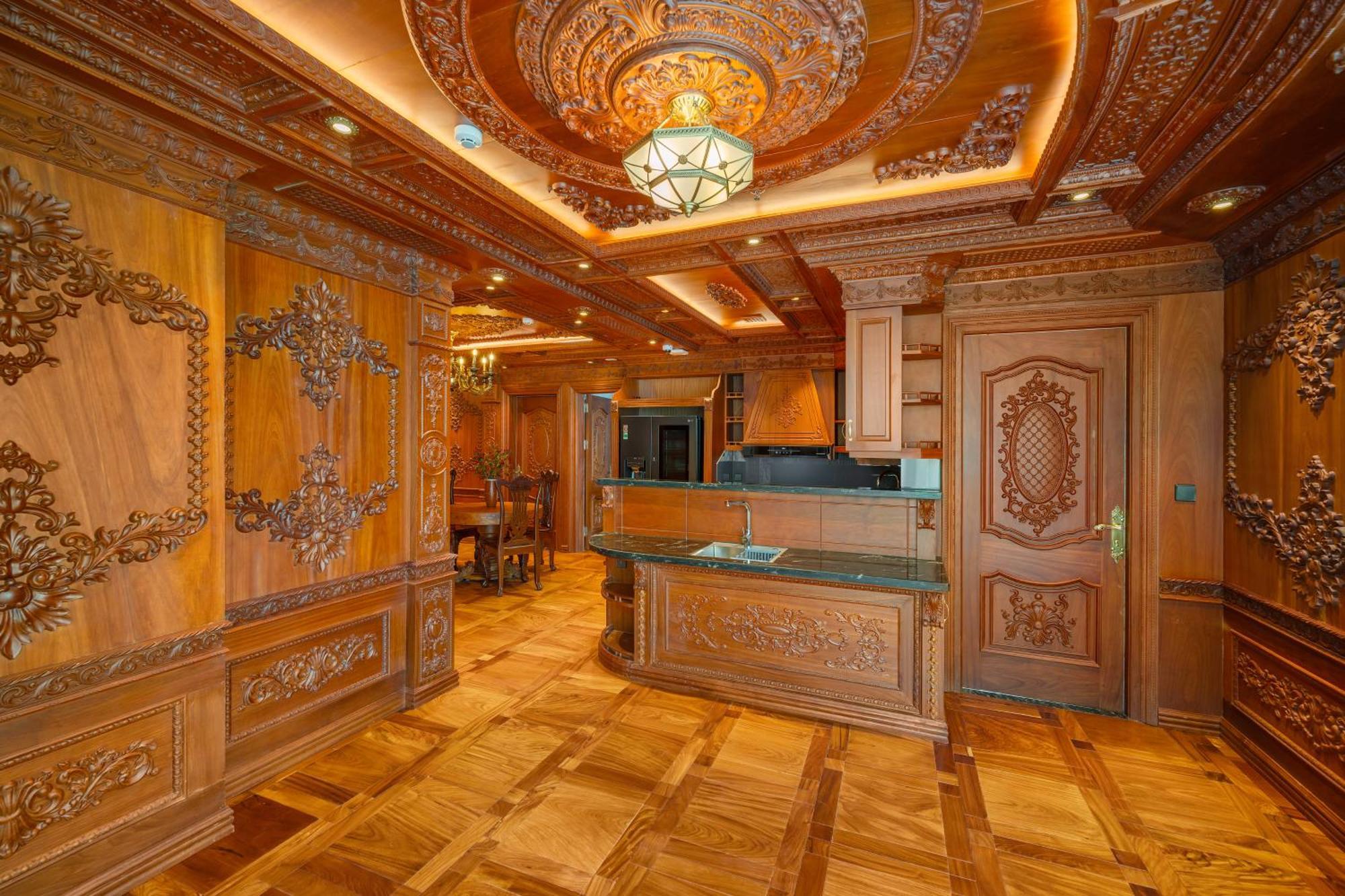 Monalisa Luxury Khách sạn 4*