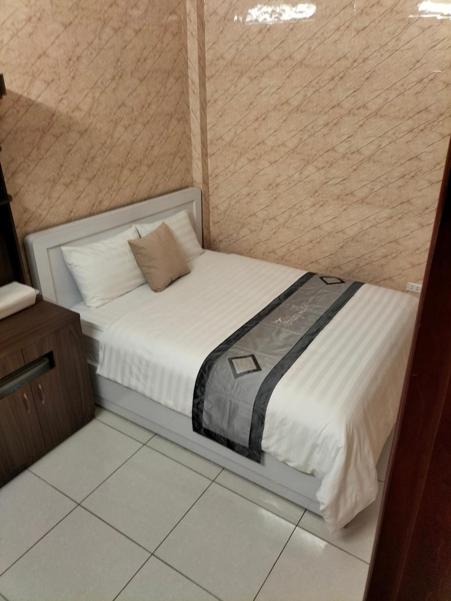 Roma Noi Bai Airport Khách sạn
