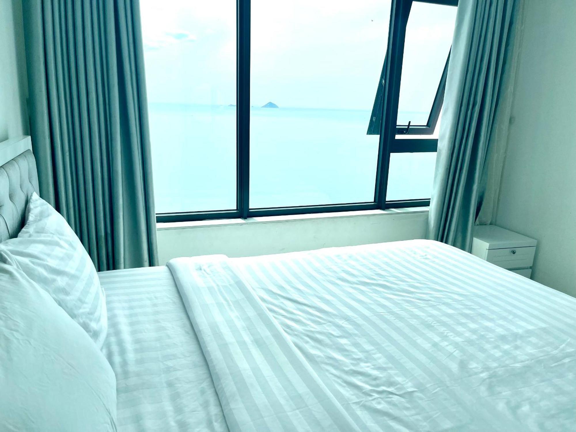 Apartment Hon Chong Oceanfront Luxury