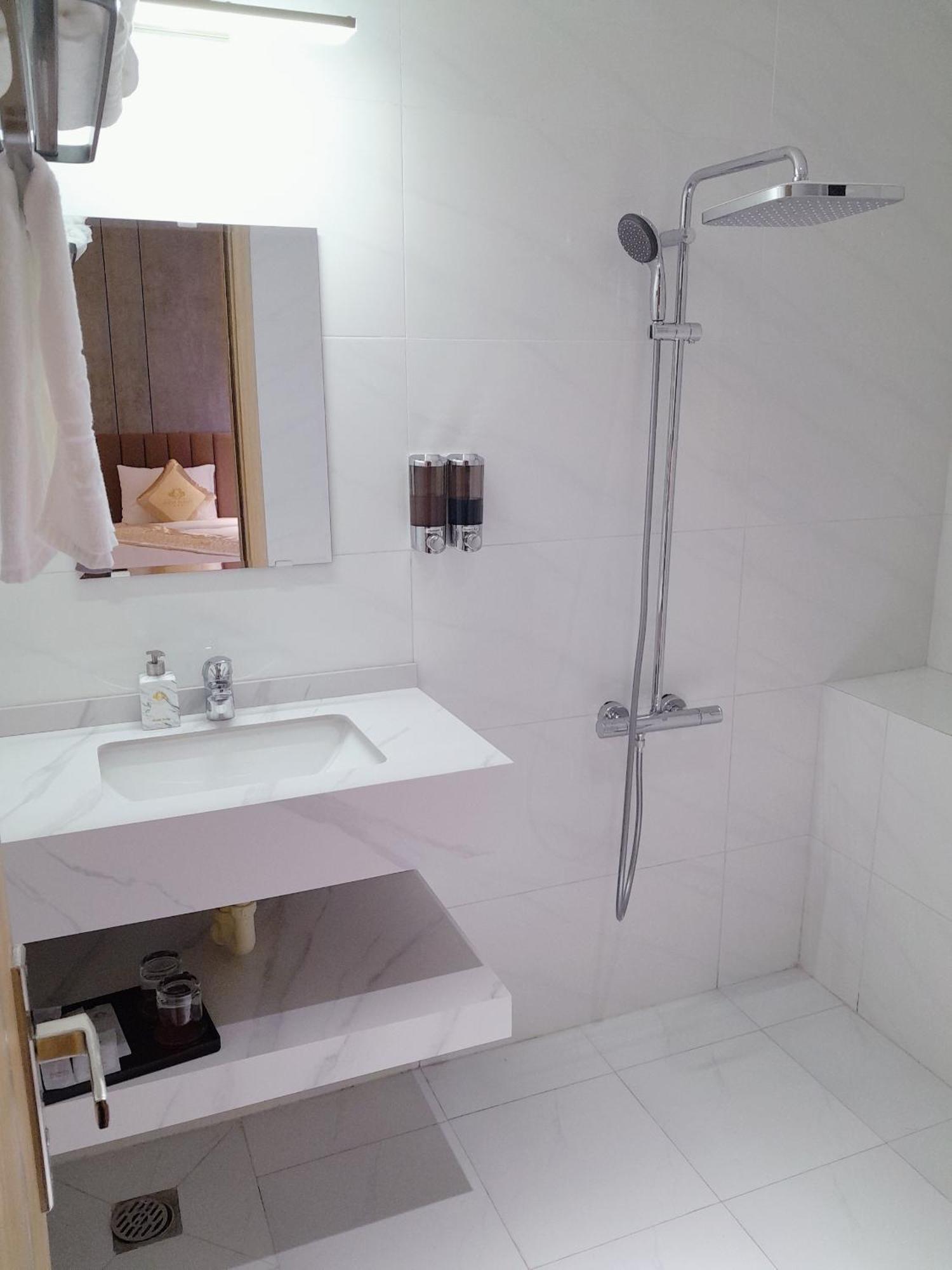 Prague Hotel Nha Trang