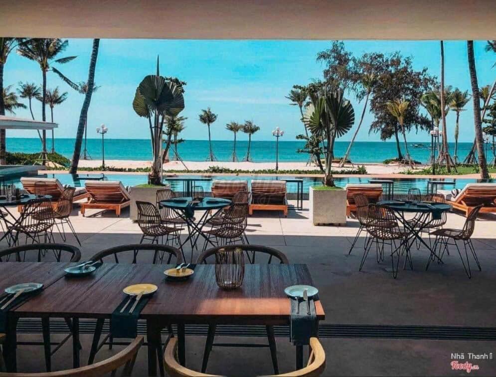 Villa Marina Waterfront Minh Swimming Pool *