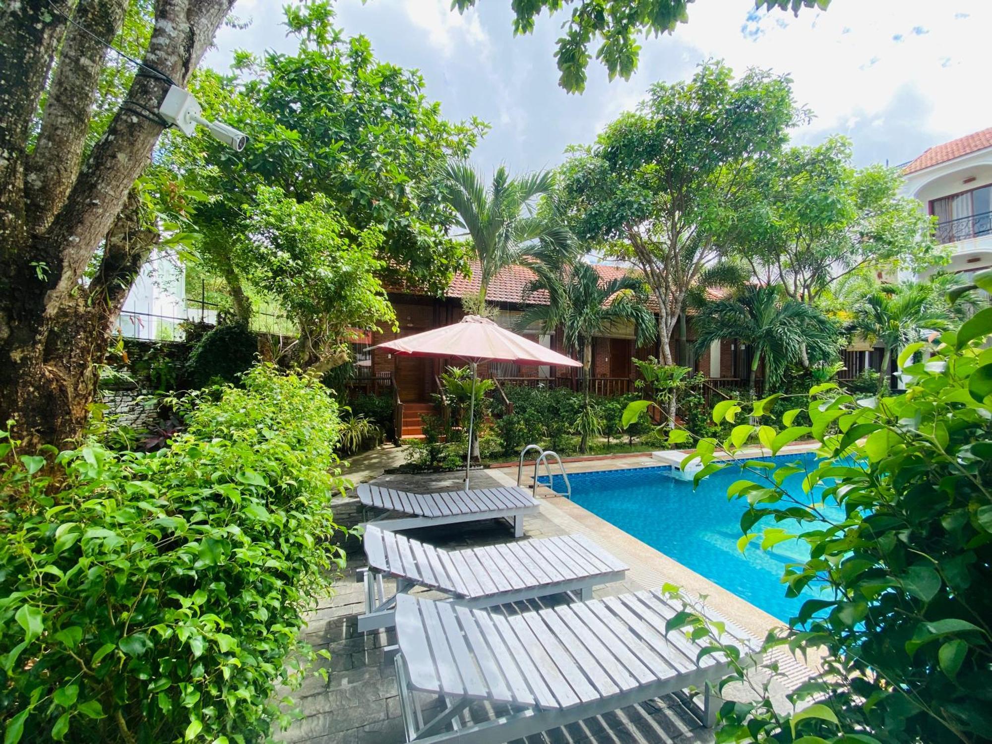 Bien Xanh Hotel