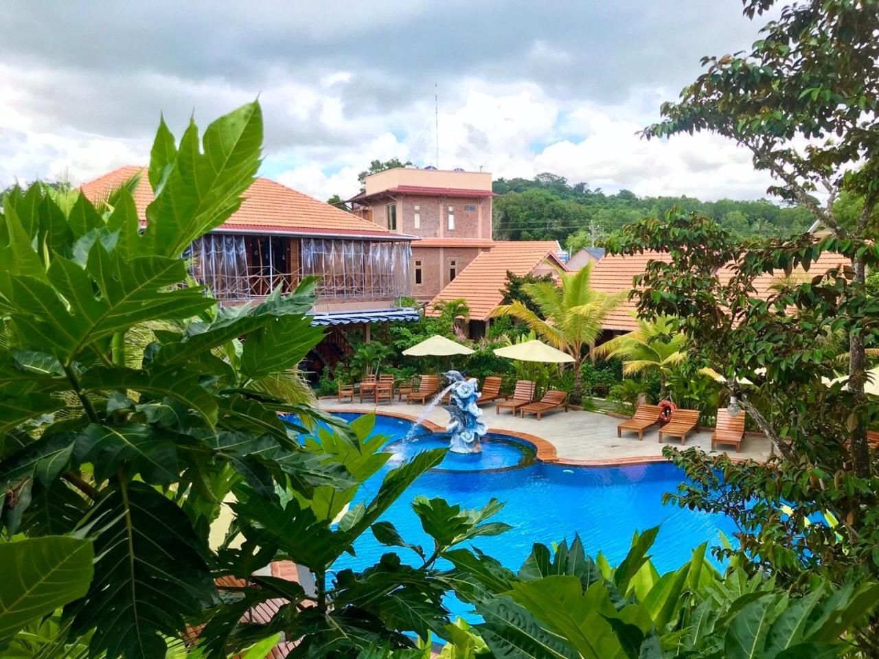 Golden Topaz Resort 3*