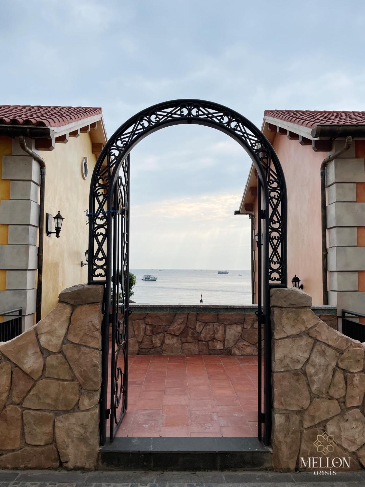 Mellon Oasis Hotel