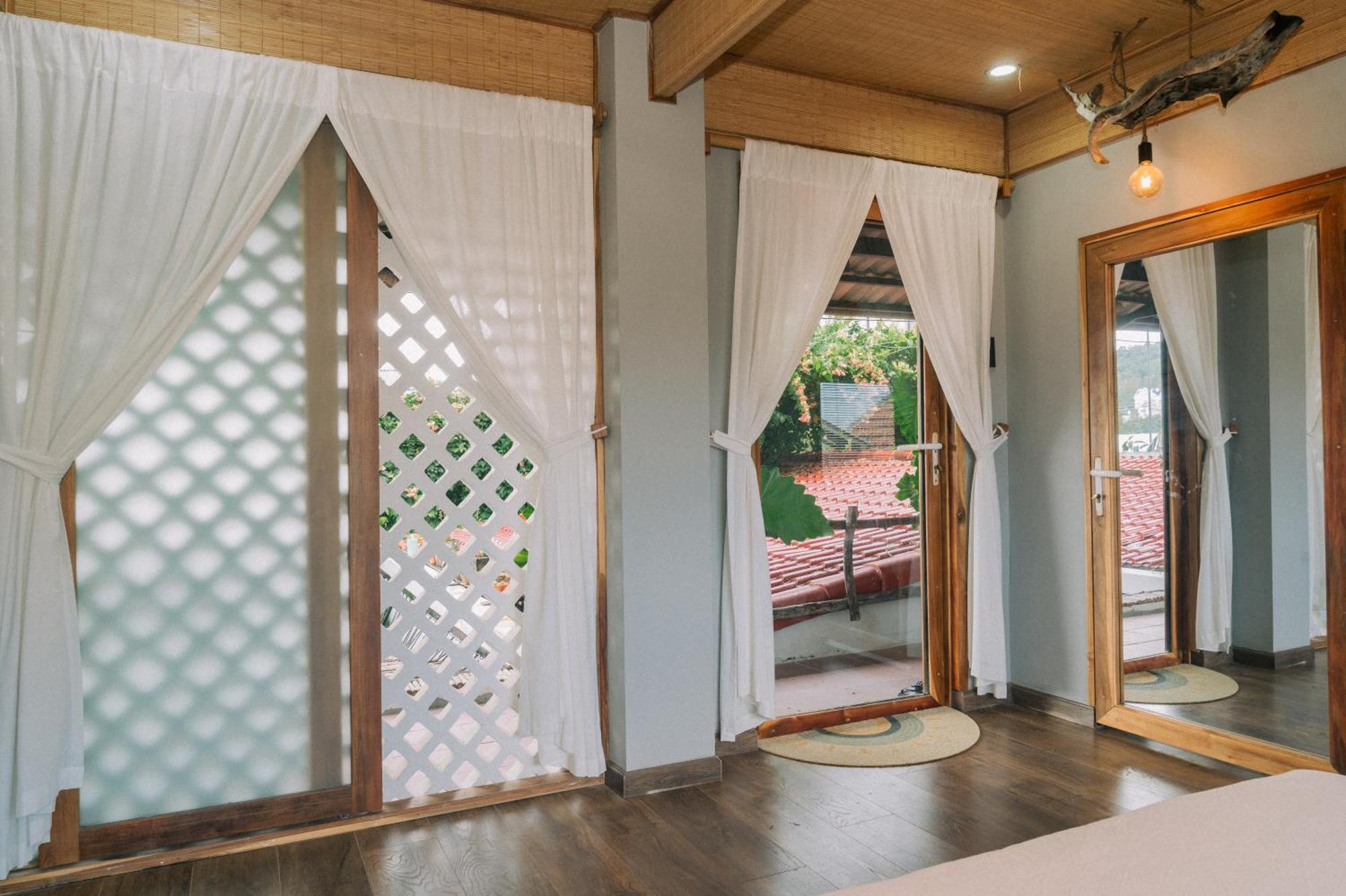 Tinh House Hotel