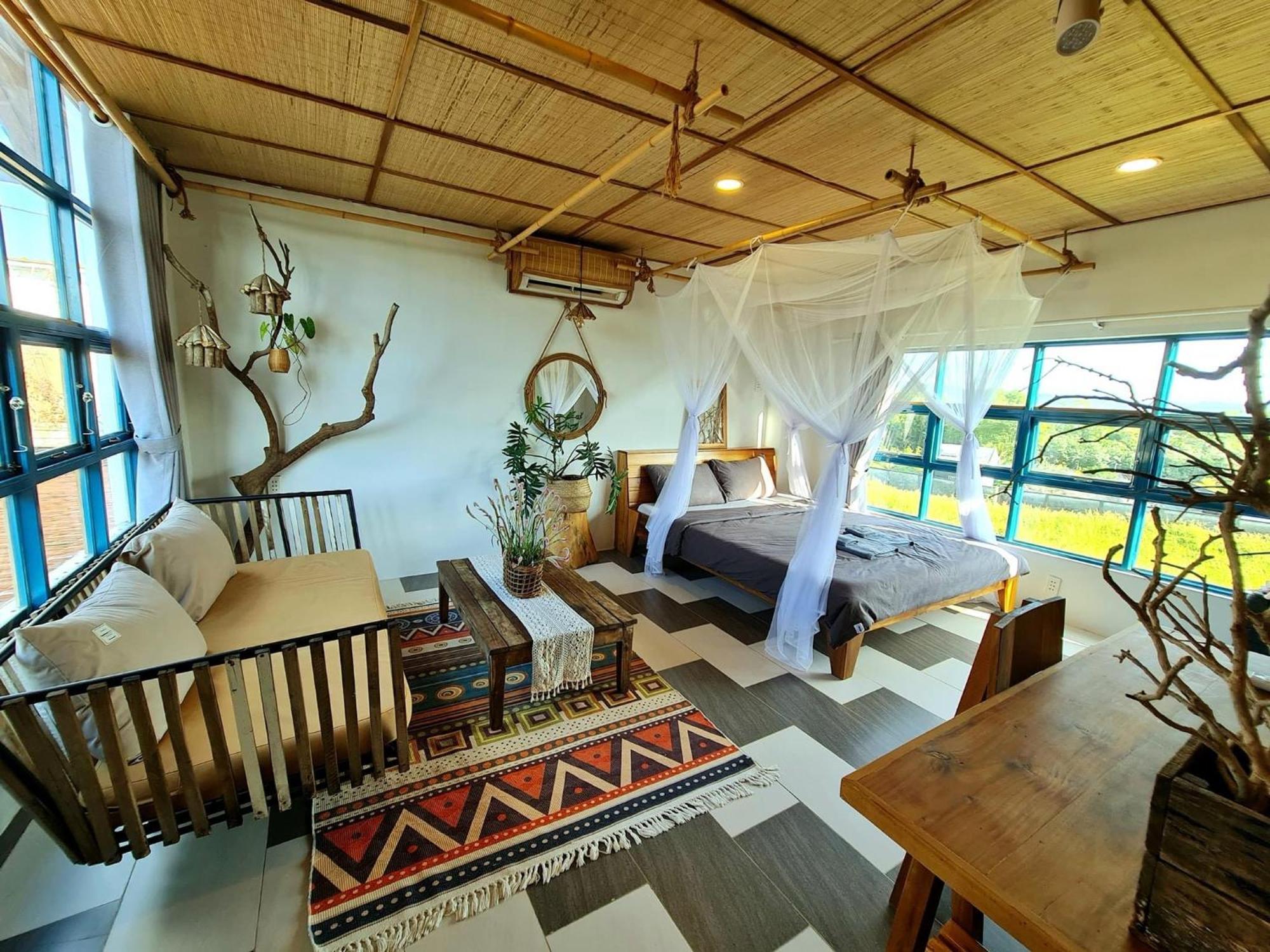 Tinh House Hotel 2*