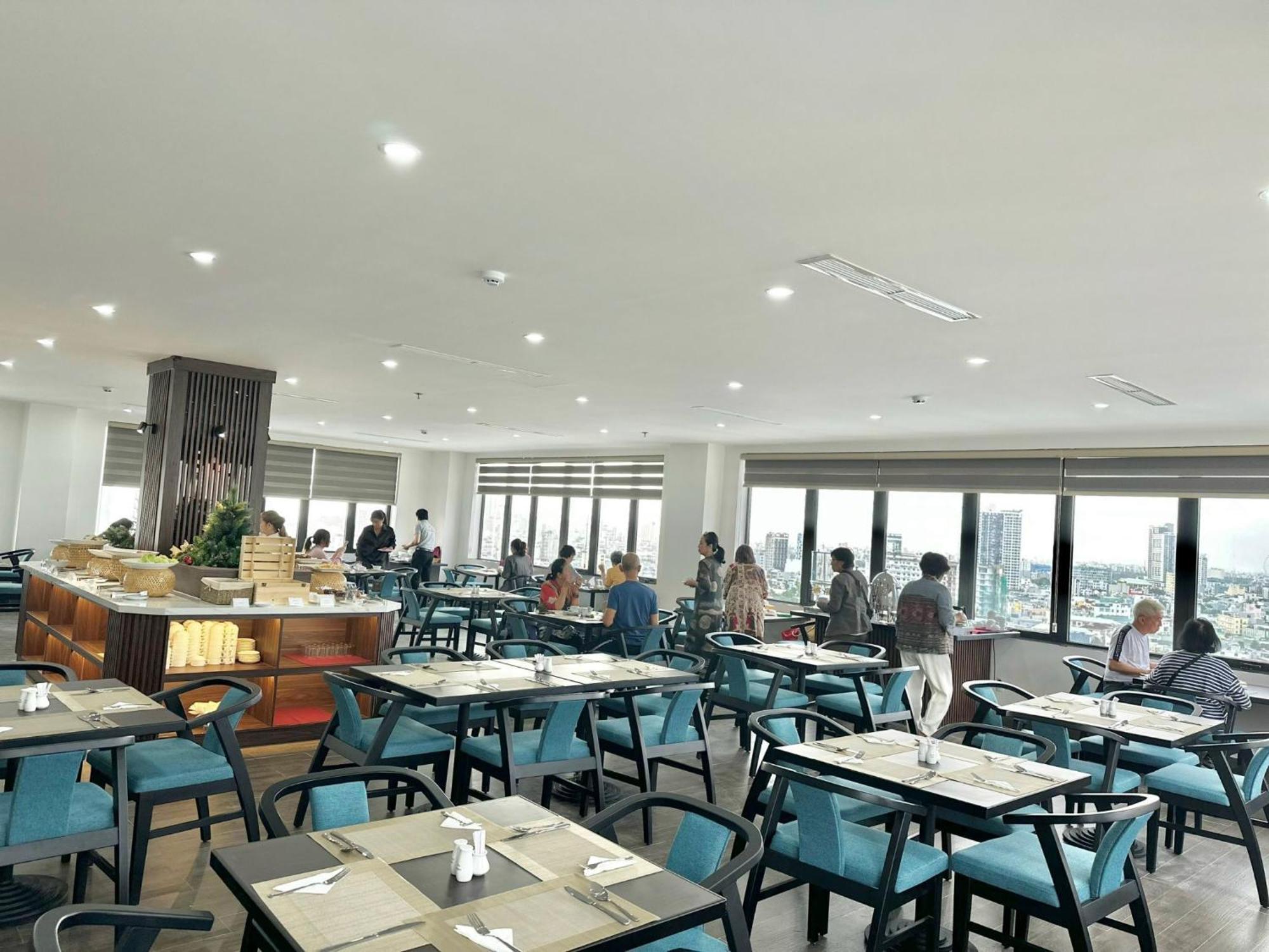 Vian And Hotel