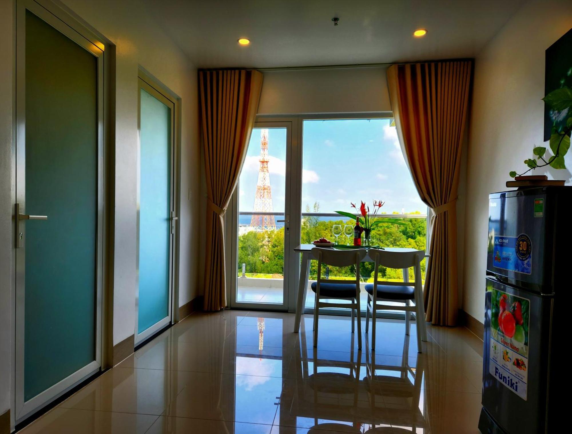 Mi Luxury Island - 3 Minutes To The Apartment Phu Quoc