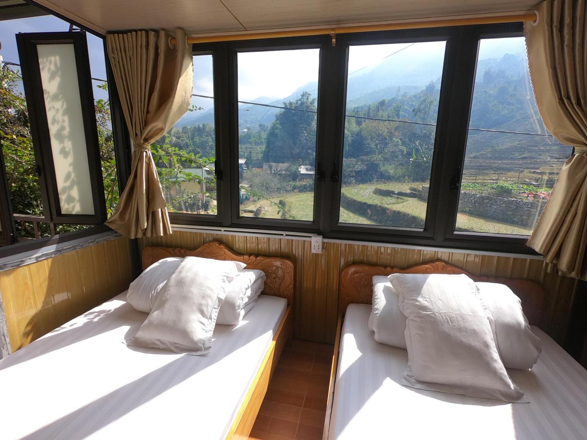 Amica House Hotel *