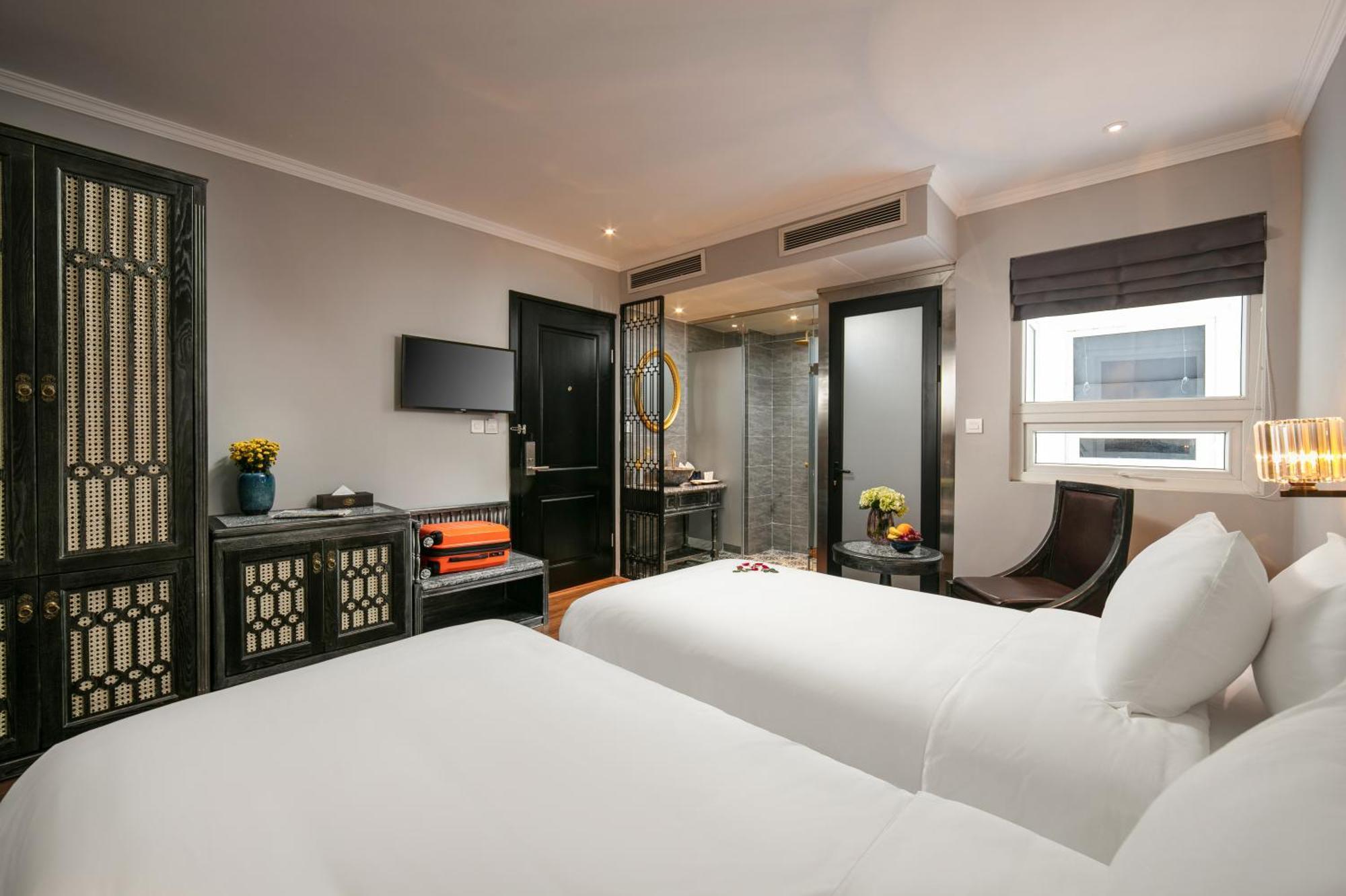 Shining & 4* Hanoi