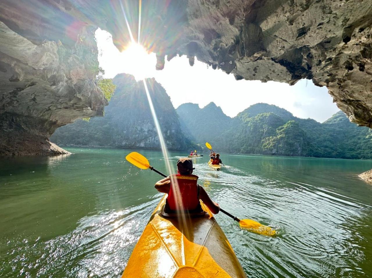  Sunlight Boutique Cruise - Cat Ba Island 4*