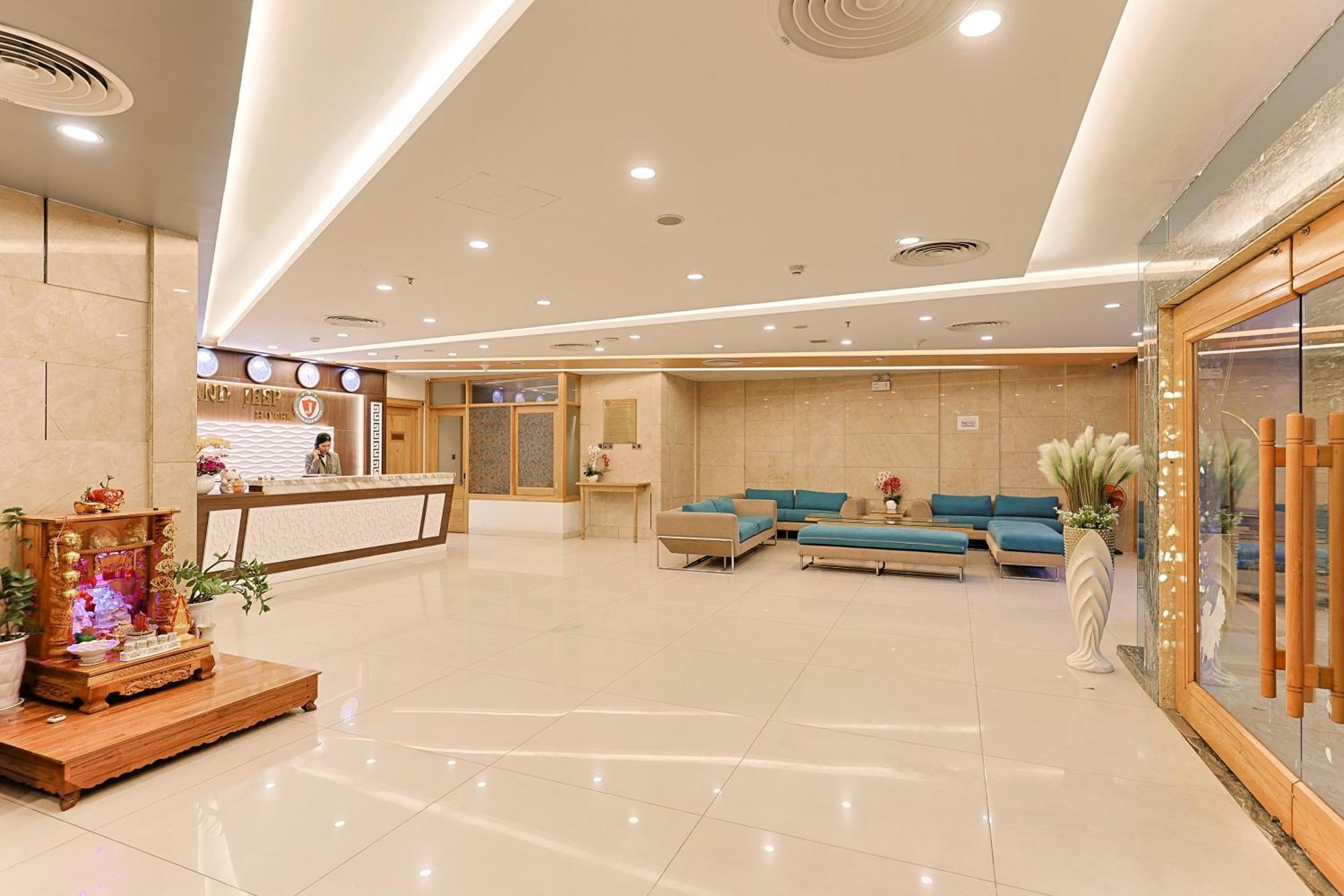 Grand Jeep Hotel 3*