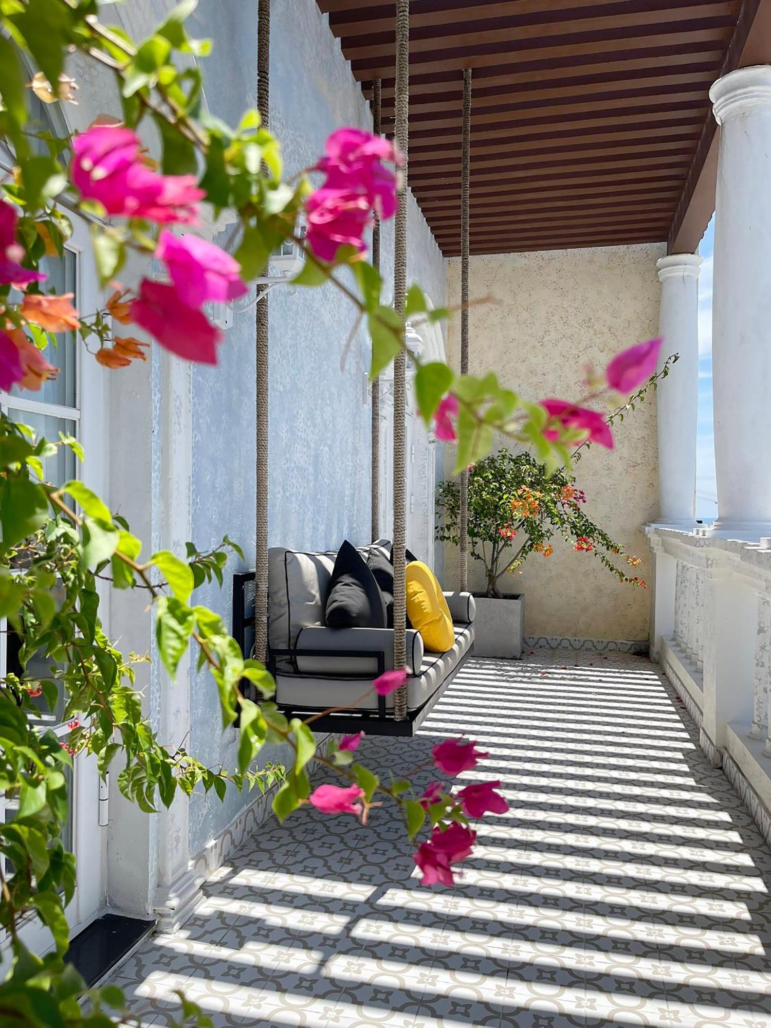 Hotel Le Bonheur 3*