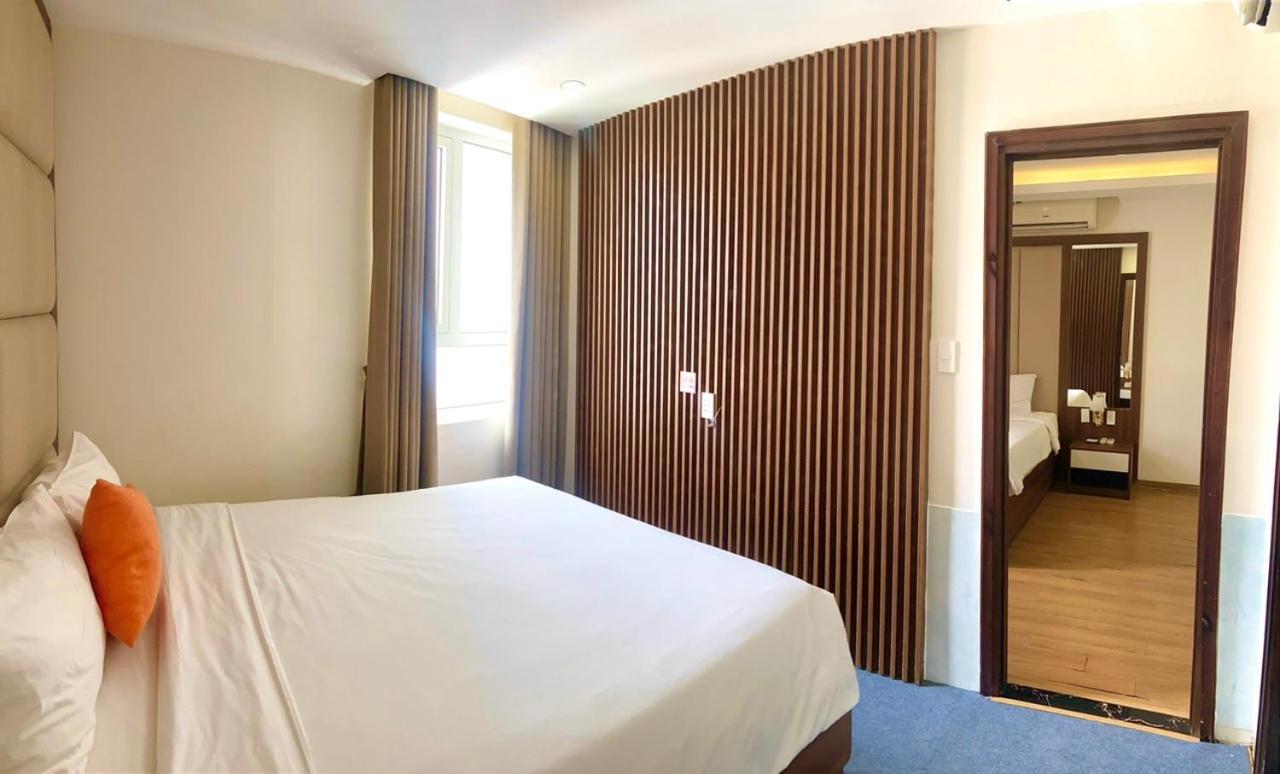 Pariat River Front Khách sạn 3*