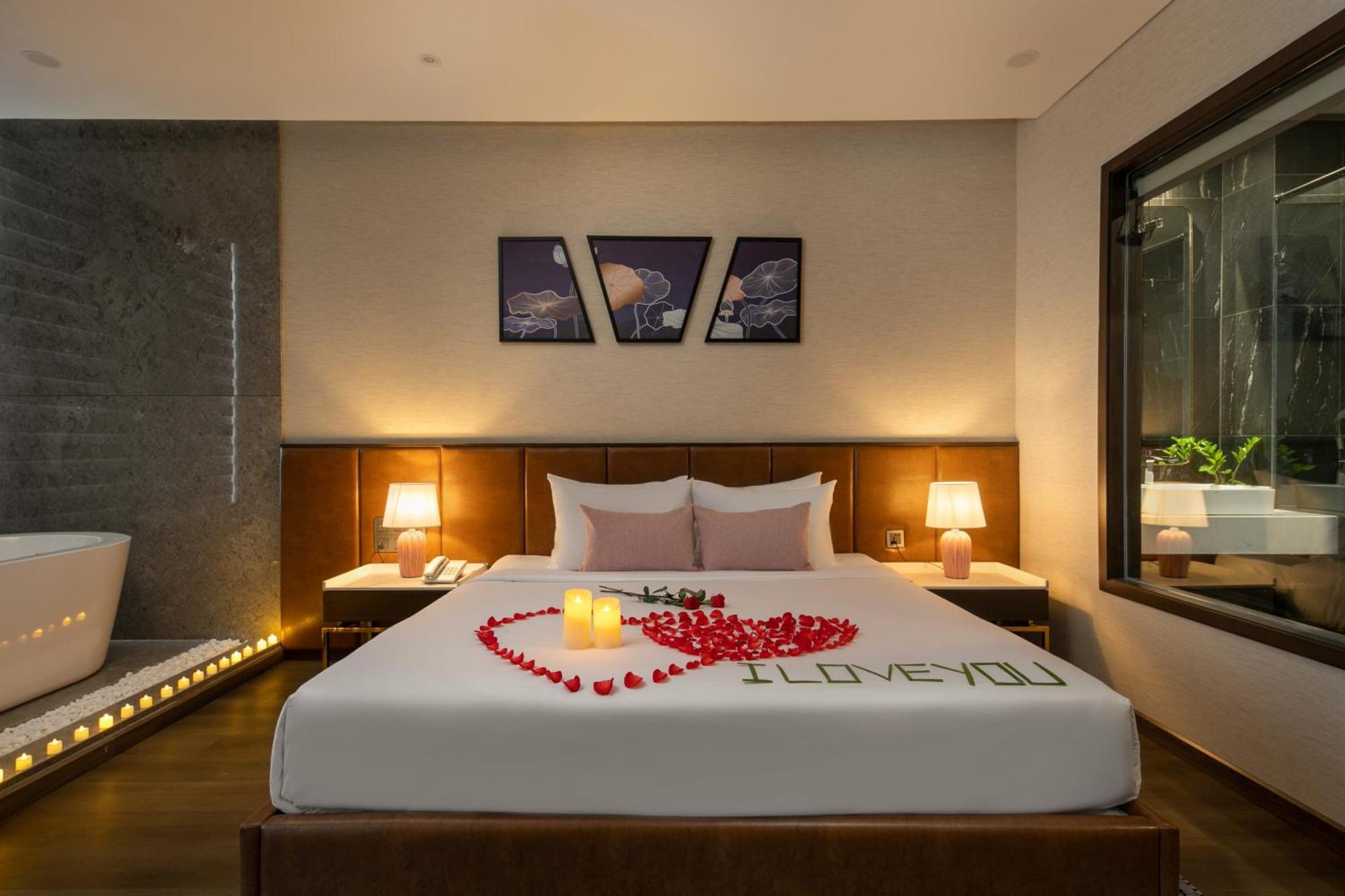 Golden Lotus Grand - Panoramic Rooftop Bar & Daily Afternoon Tea Hotel Da Nang