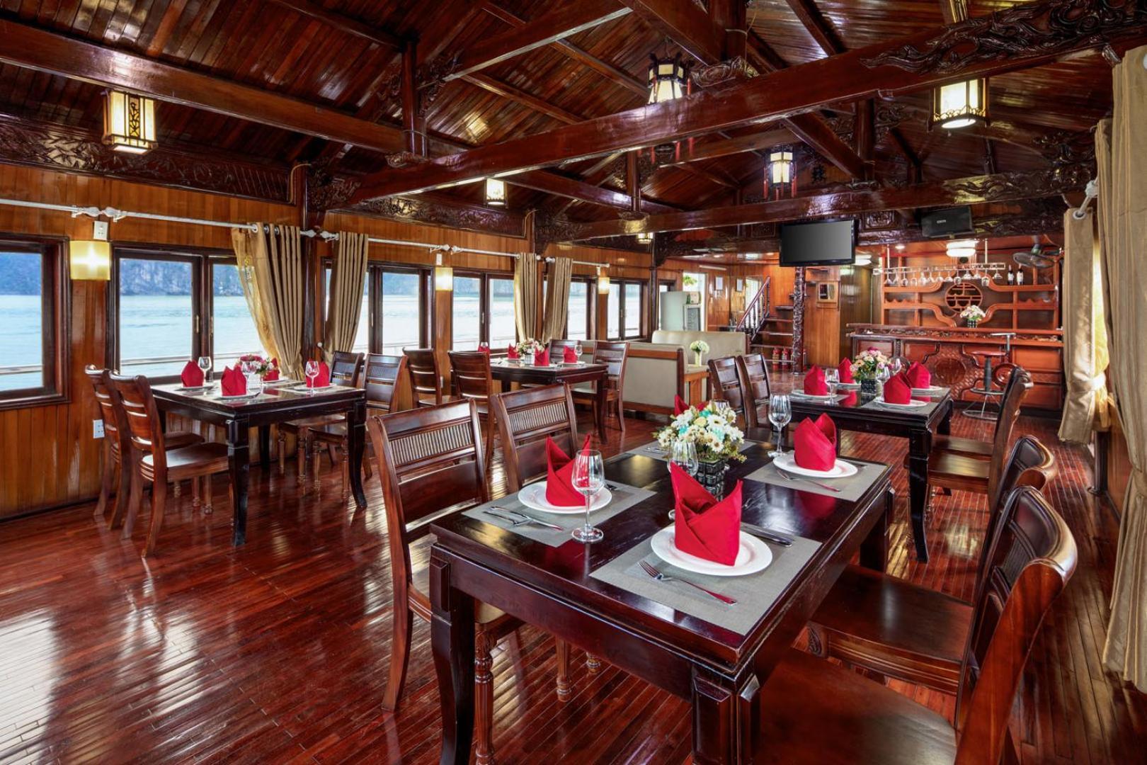Cozy Bay Classic Cruise 3* Hạ Long