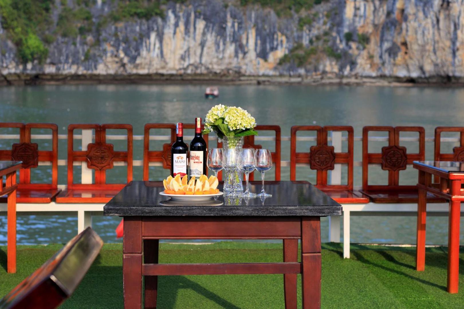 Cozy Bay Classic Cruise 3* Hạ Long