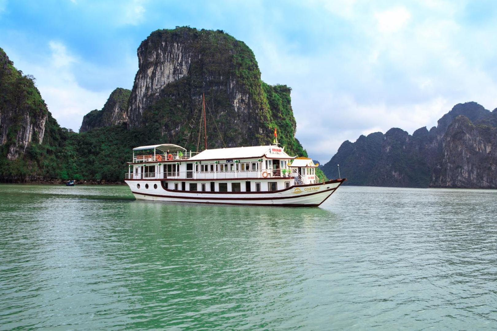  Cozy Bay Classic Cruise Hạ Long