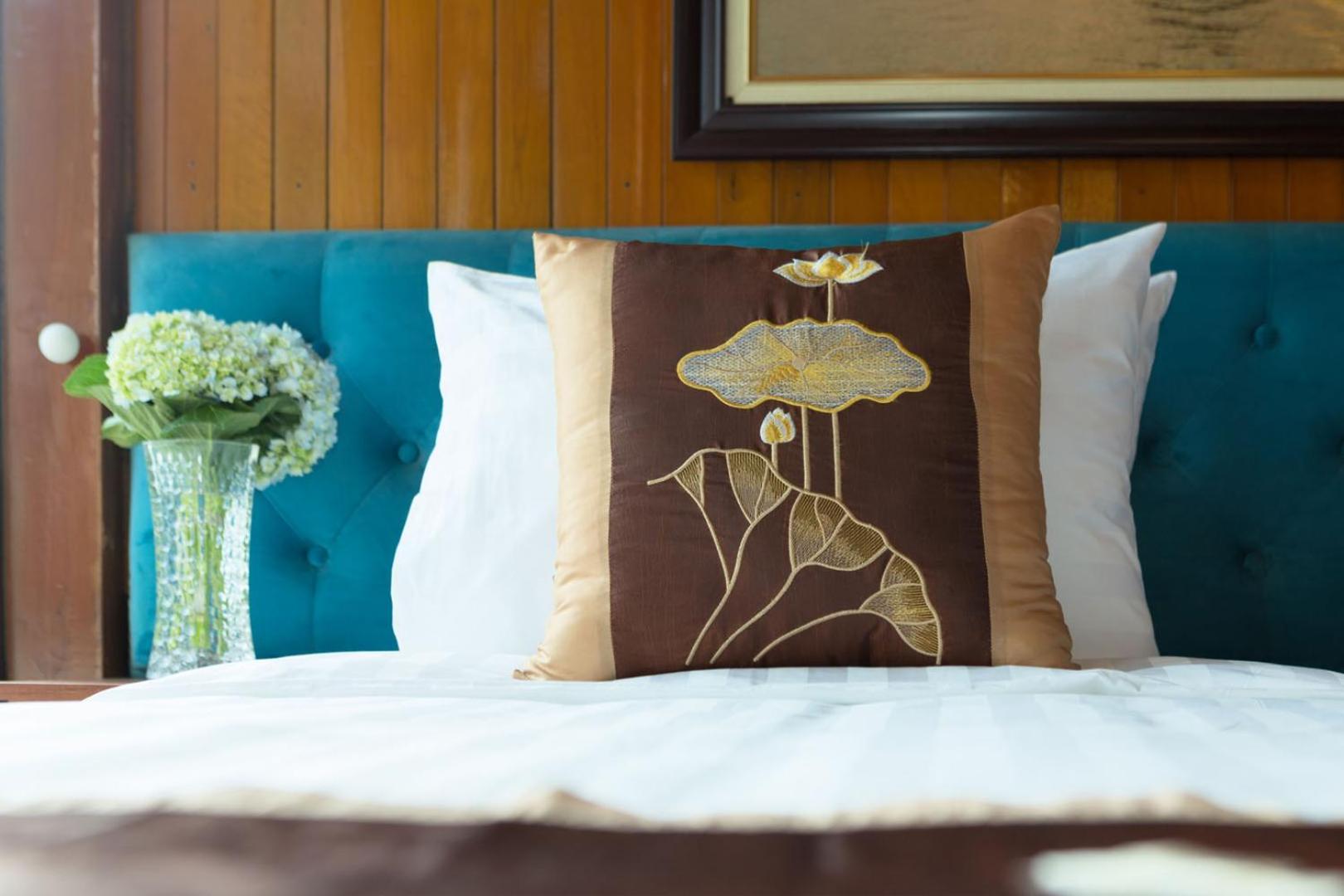 Cozy Bay Classic Cruise 3* Hạ Long