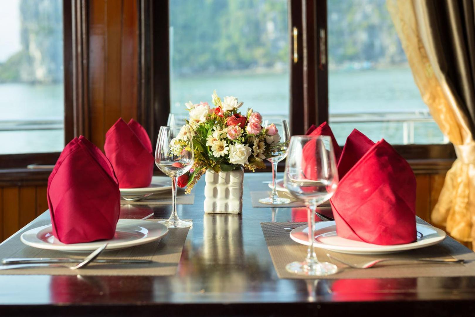  Cozy Bay Classic Cruise Hạ Long