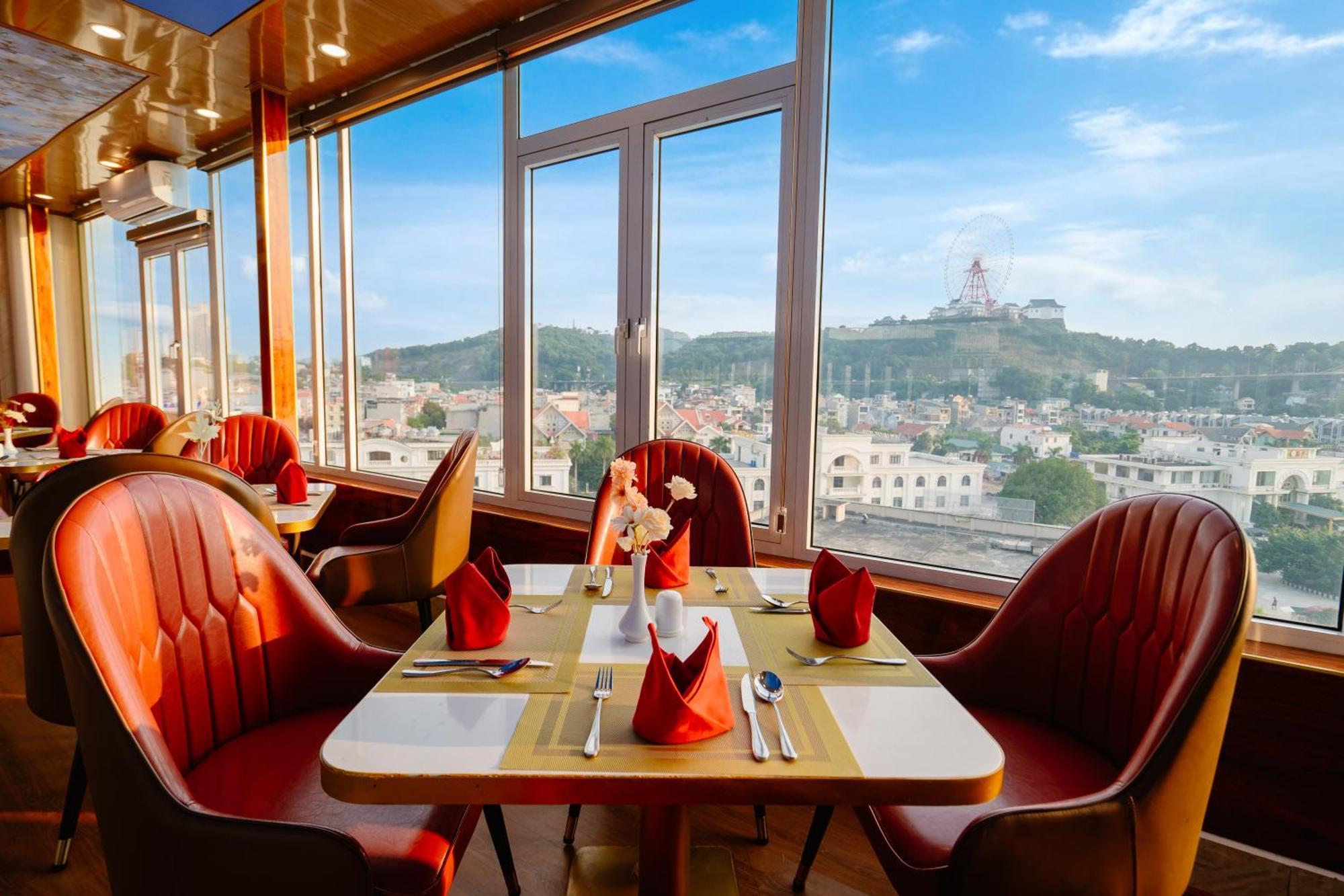 Grand View Palace Hotel 5*