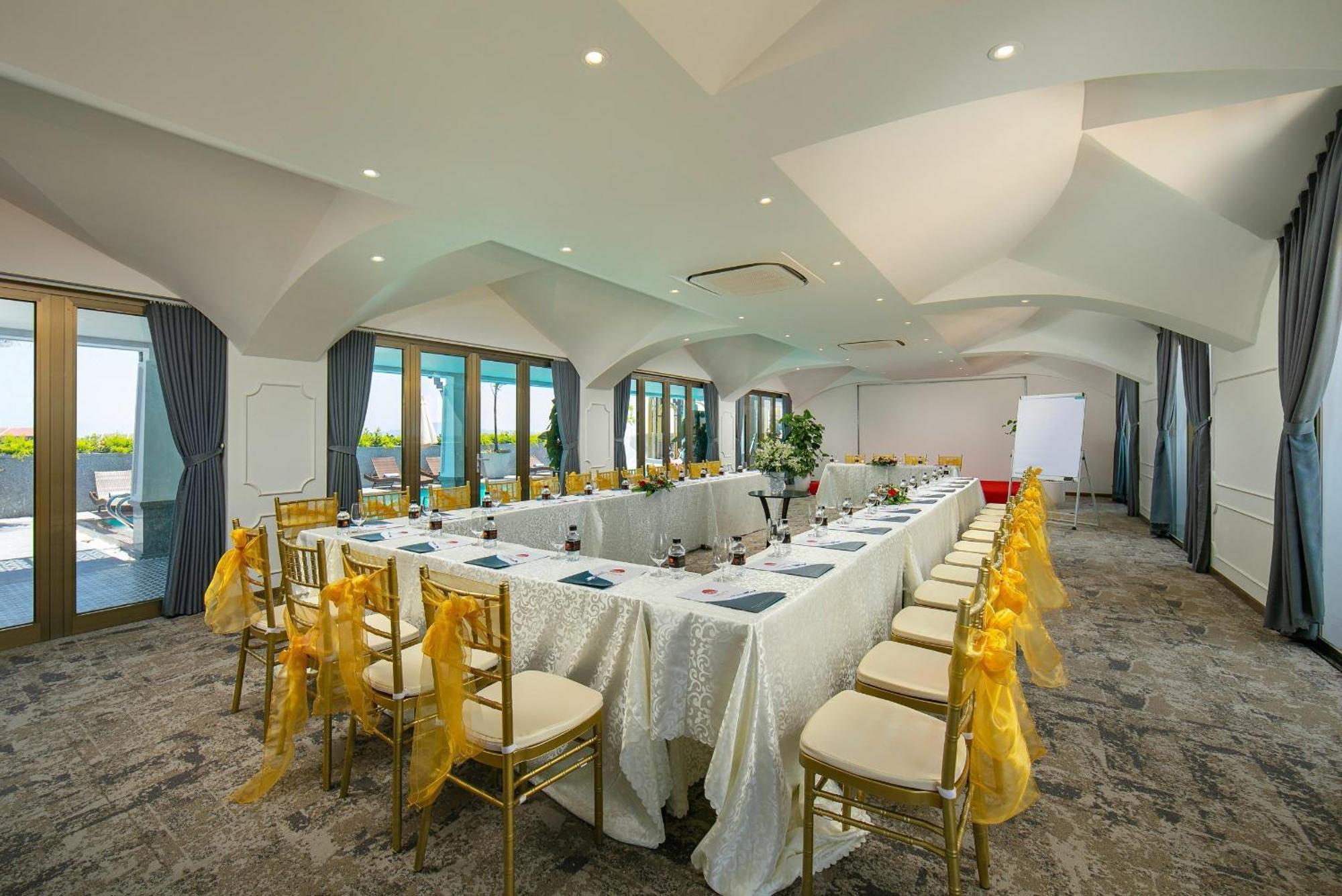 Grand Sunrise Palace Hoi An- A Luxury Indochine & Khách sạn 5*
