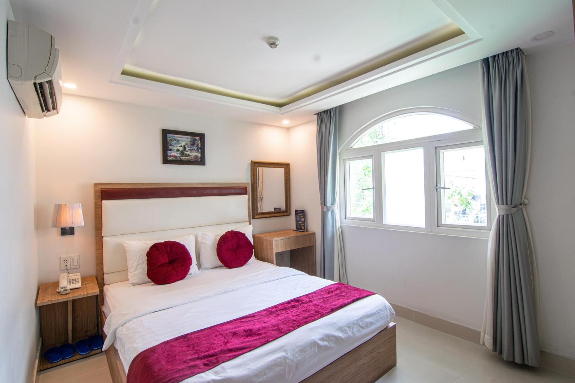 Khách sạn Diamond Massage & *