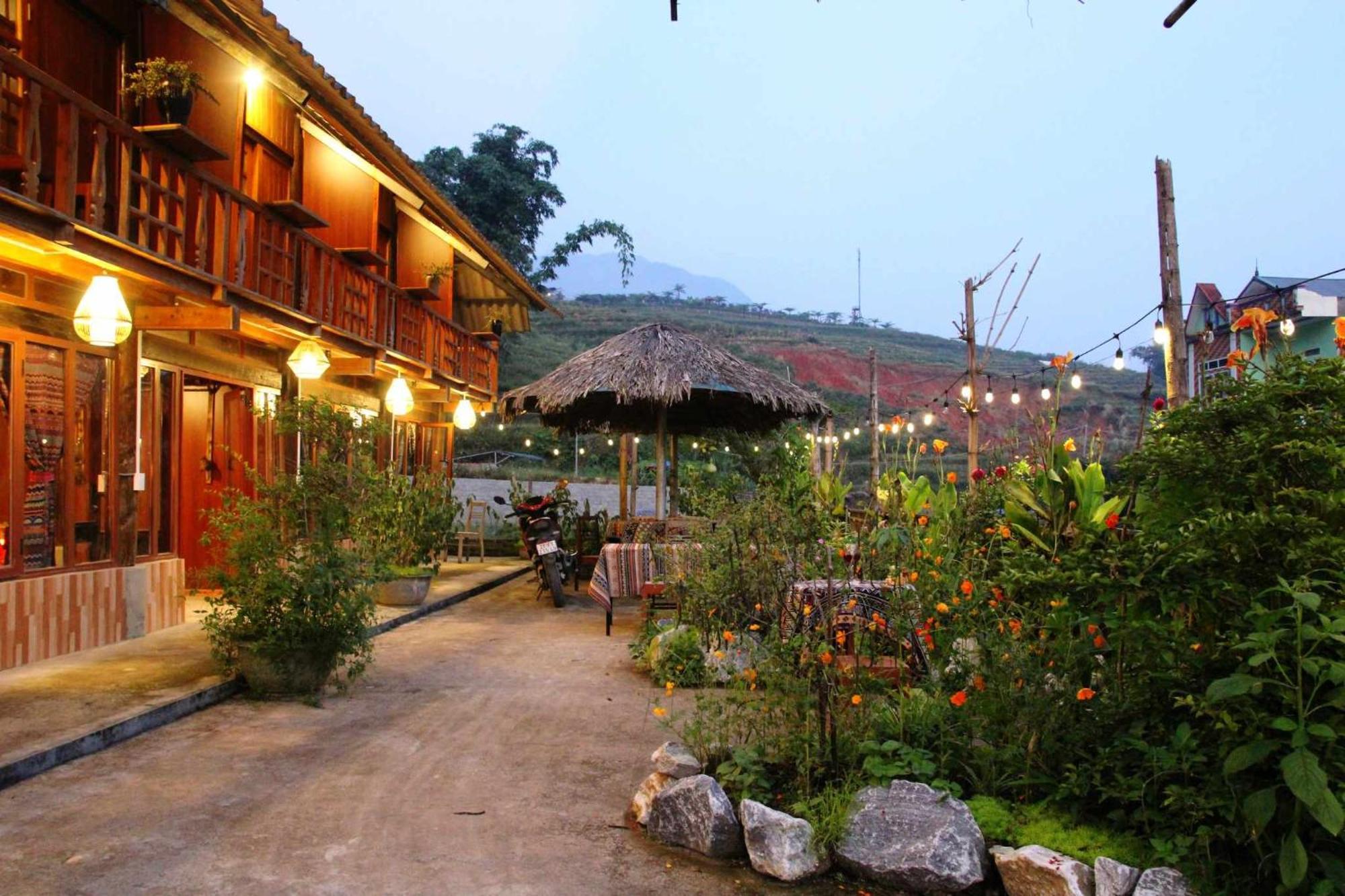Surelee House And Trekking