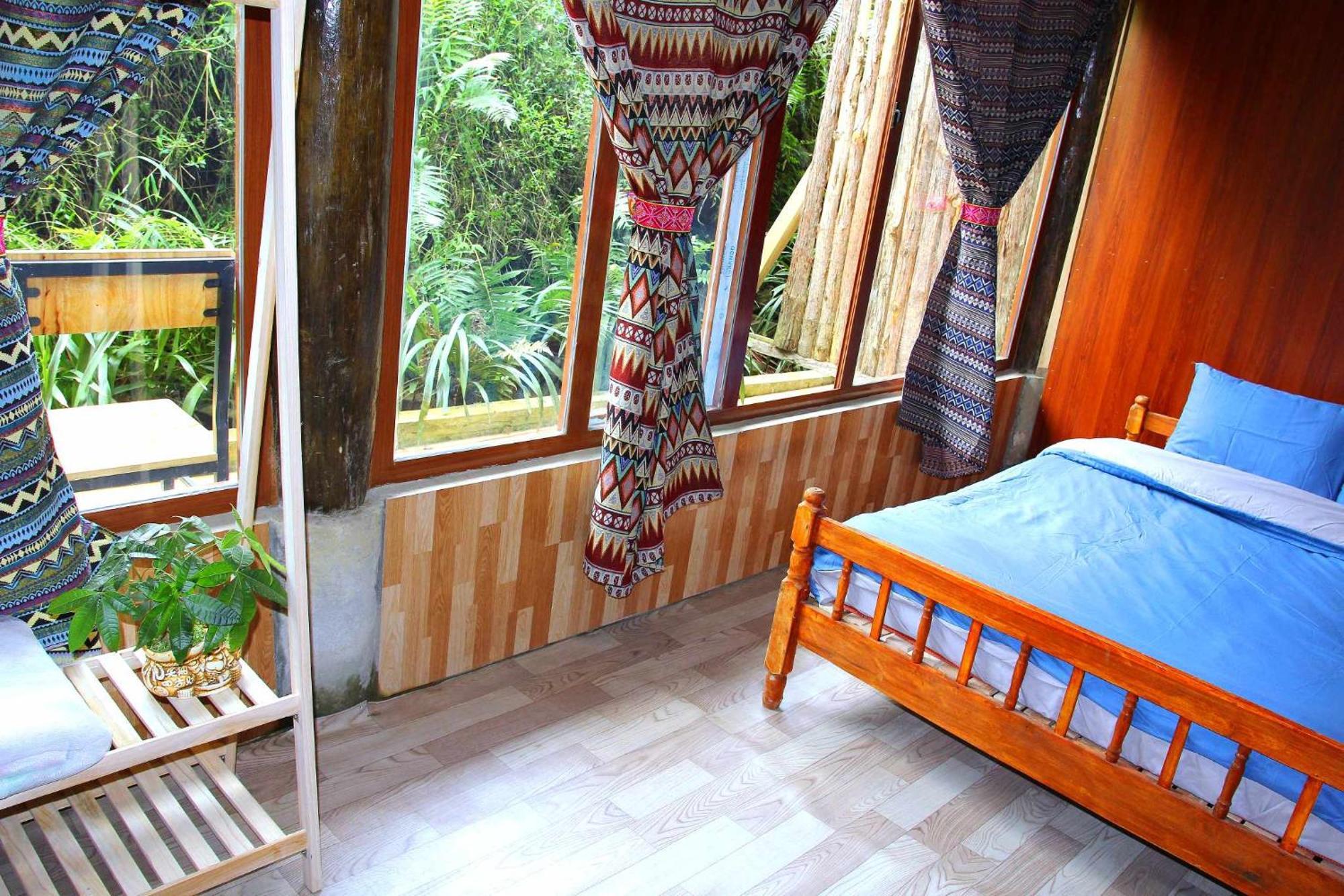 Surelee House And Trekking