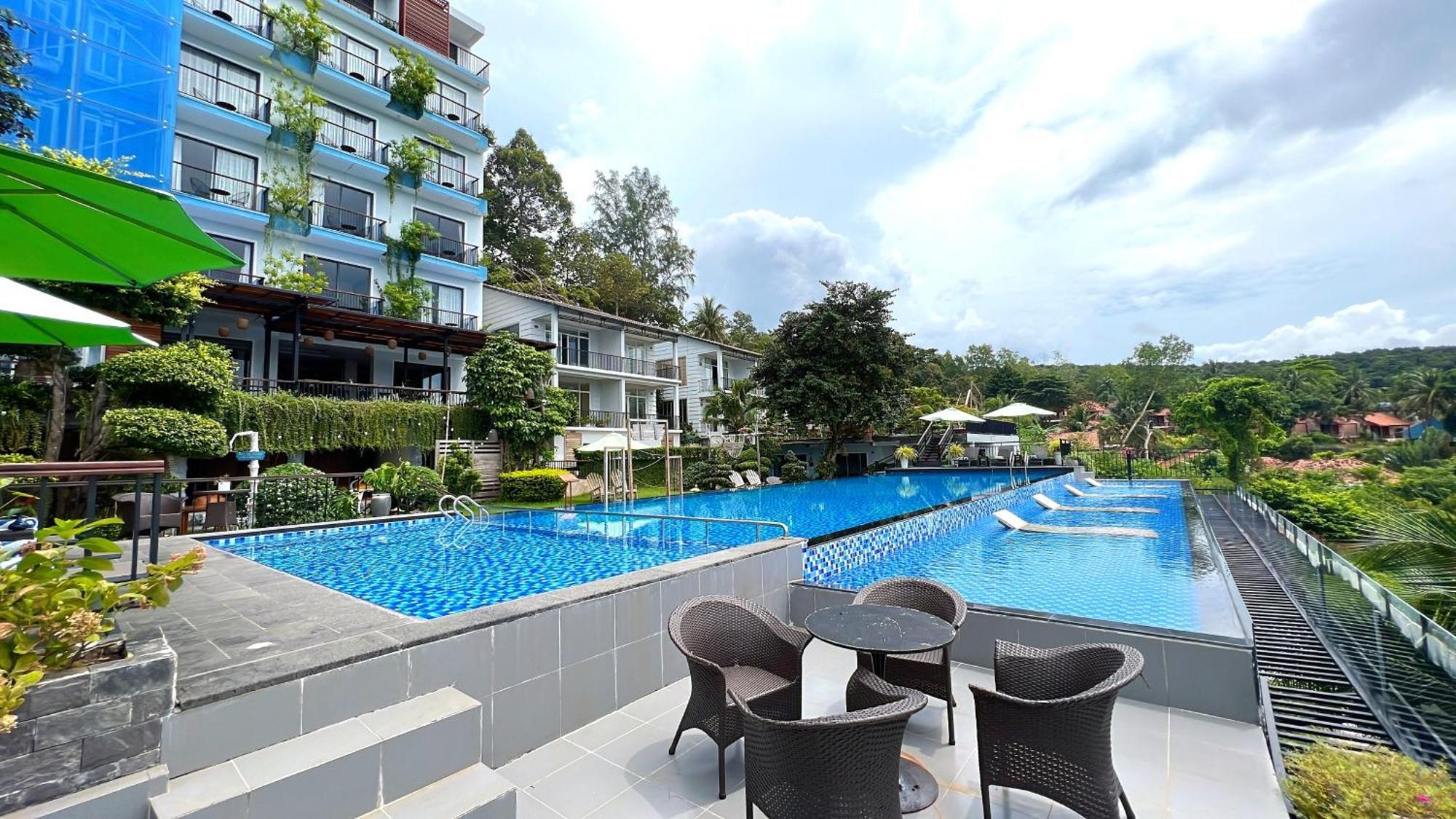 Tom Hill Boutique & Resort 4*