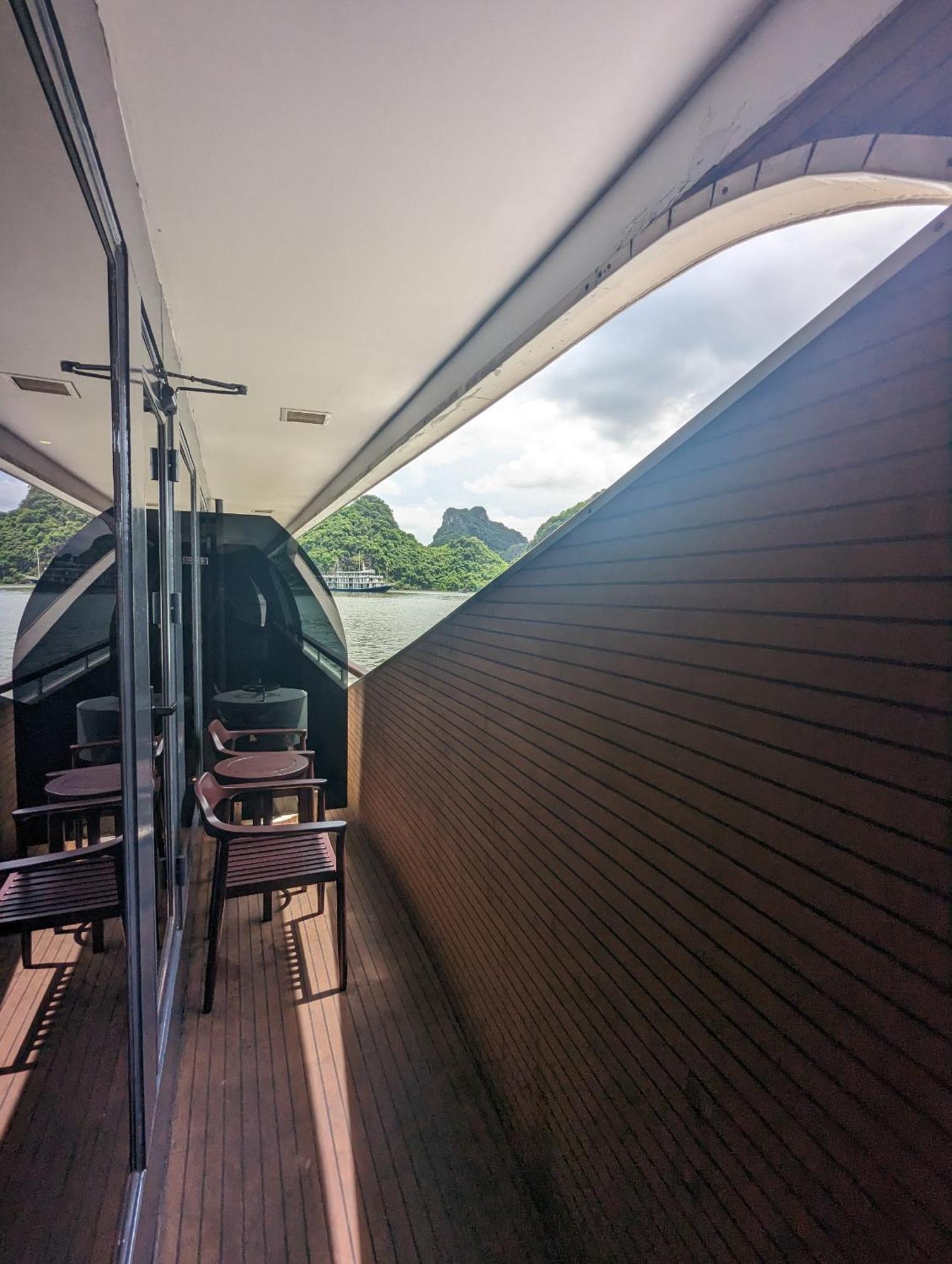 Scarlet Pearl Cruises - Wonder On Lan Ha Bay  5*