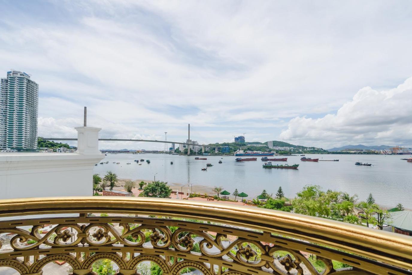 Grand View Palace Ha Long