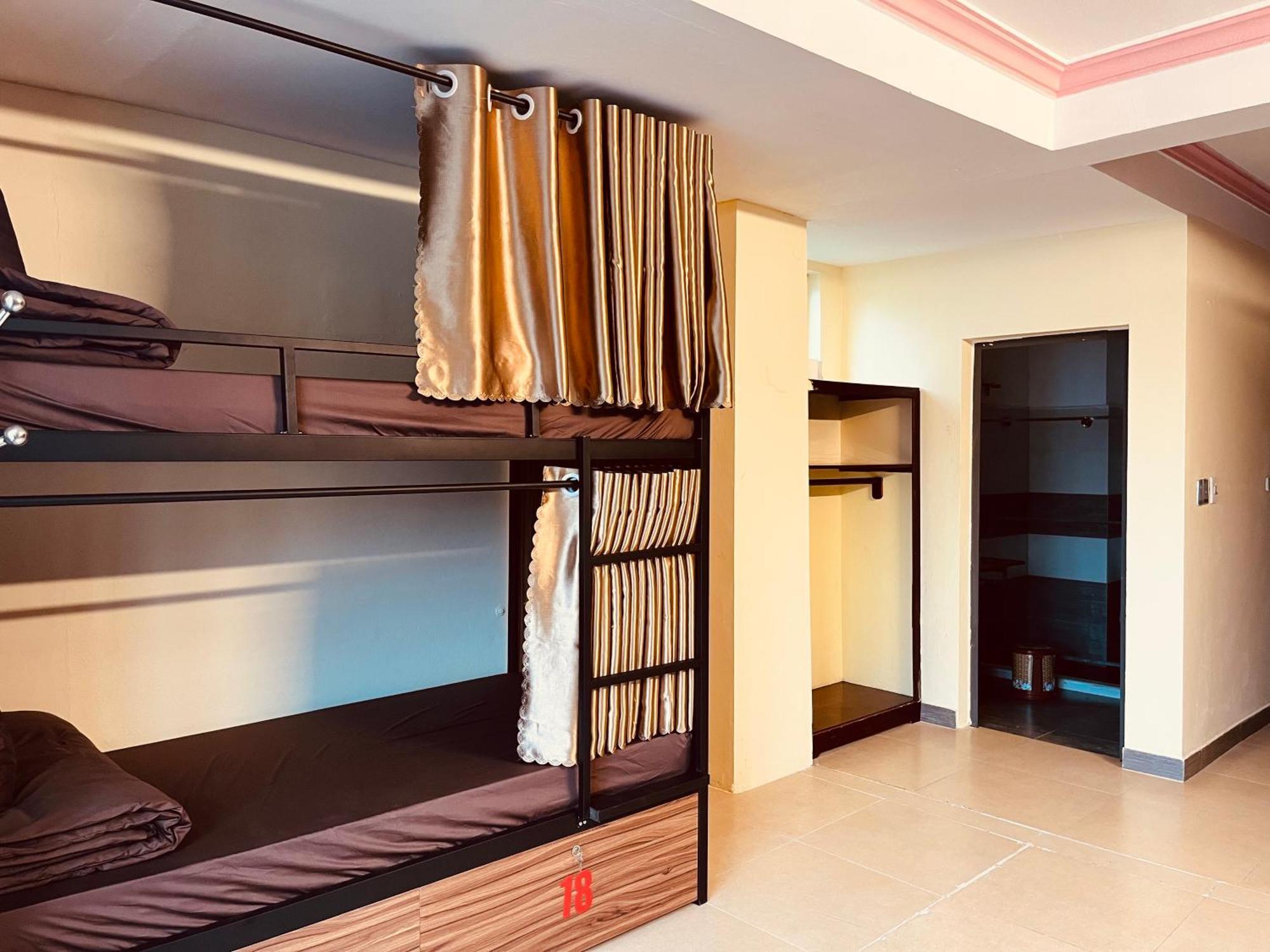 Happy Family Hotel