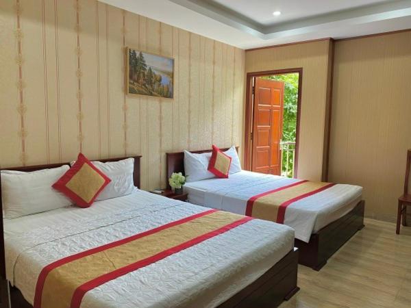 Hoa Sua Hotel *